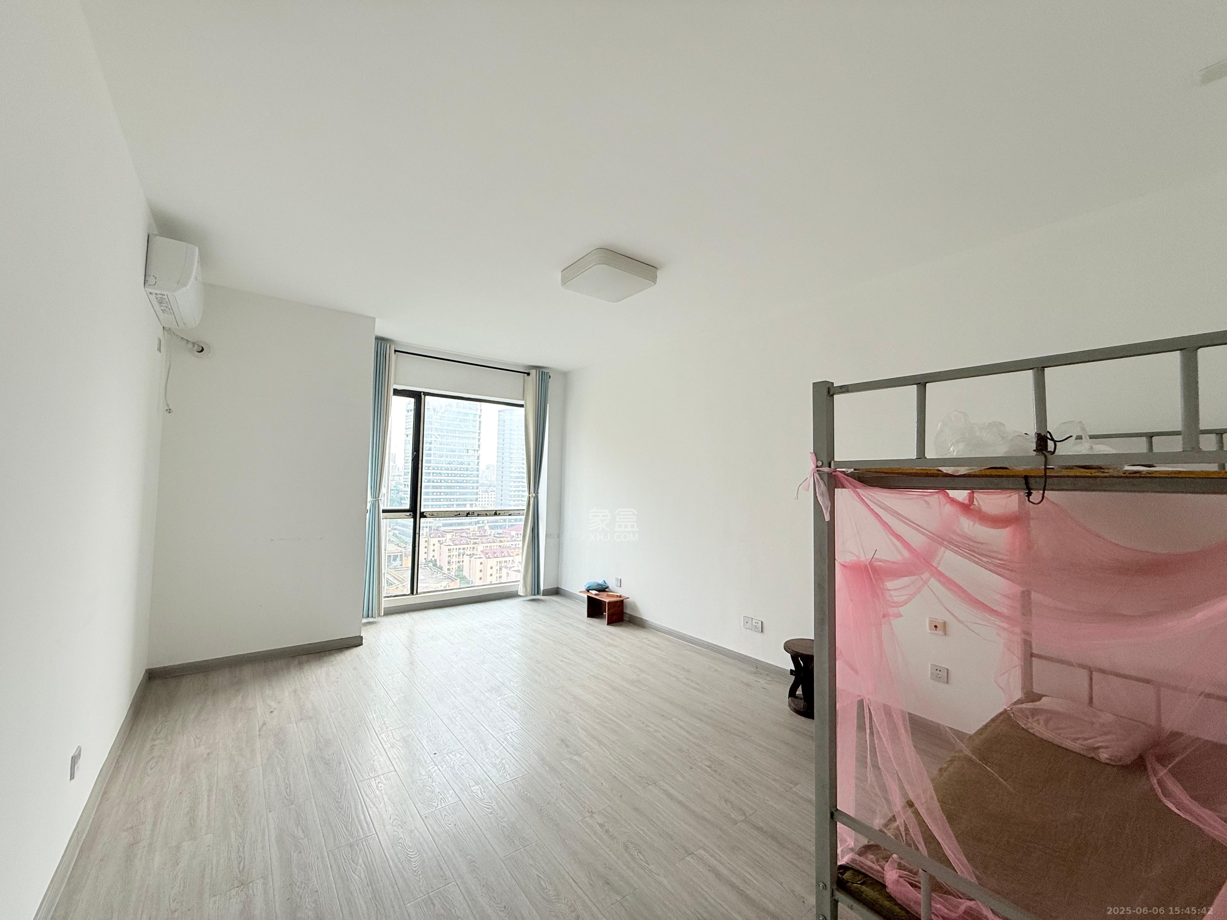 融科东南海  4室2厅2卫    3600.0元/月 融科东南海  4室2厅2卫    3600.0元/月室内图