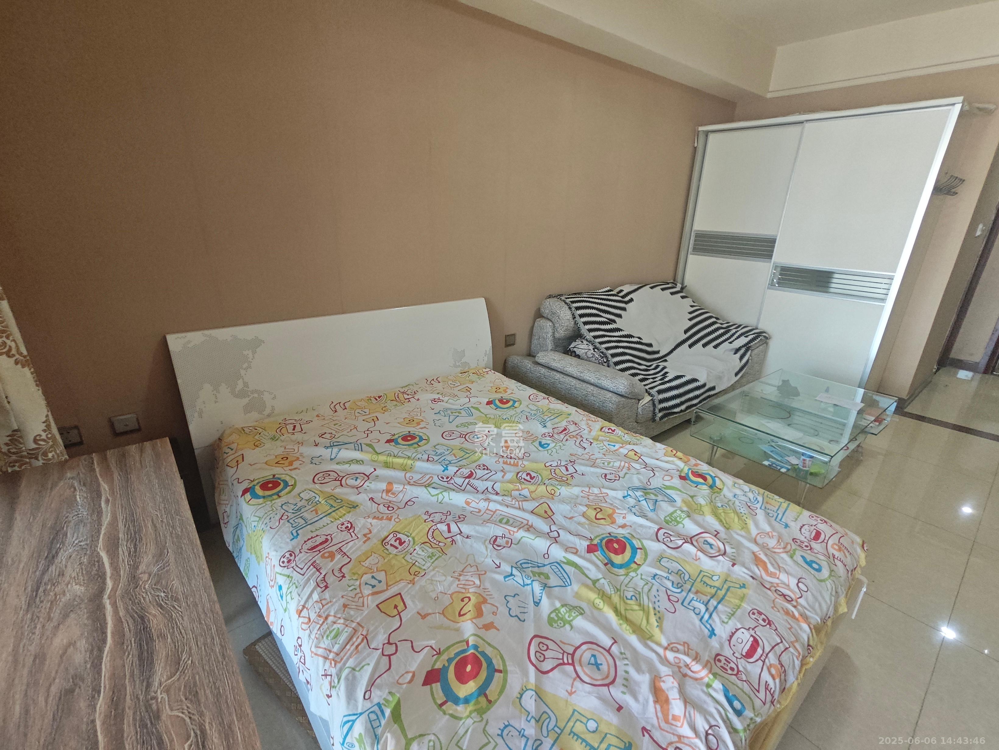 东塘瑞府  1室1厅1卫    1700.0元/月 东塘瑞府  1室1厅1卫    1700.0元/月室内图