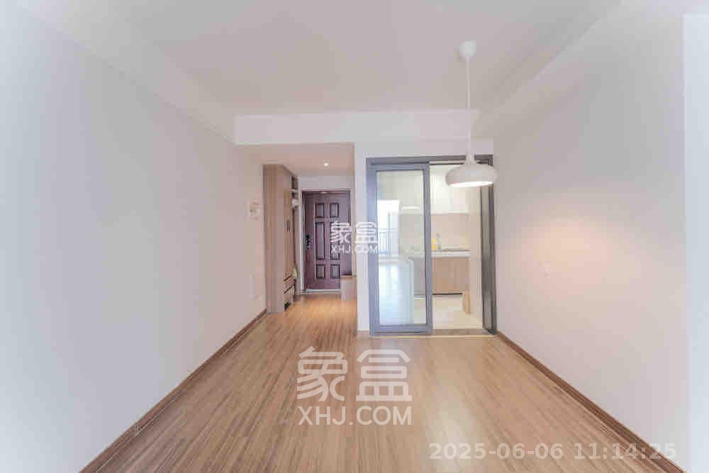 保利香槟国际  3室2厅1卫   2100.00元/月室内图