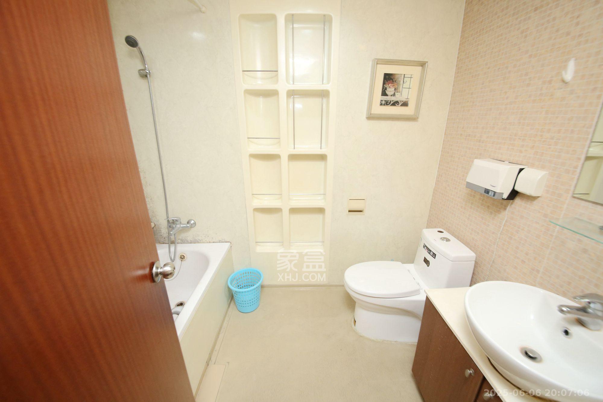 盛世美居荷园 3室2厅2卫 5000.0元/月 盛世美居荷园 3室2厅2卫 5000.0元/月室内图