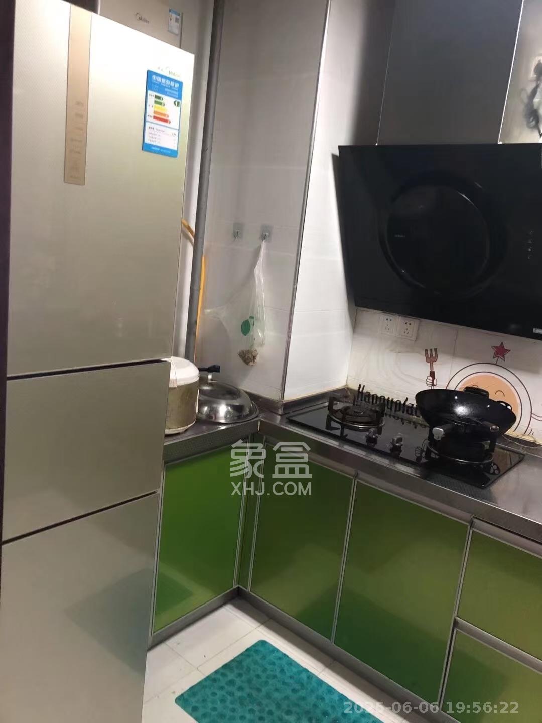 钰龙天下一期  3室2厅1卫   2700.00元/月室内图