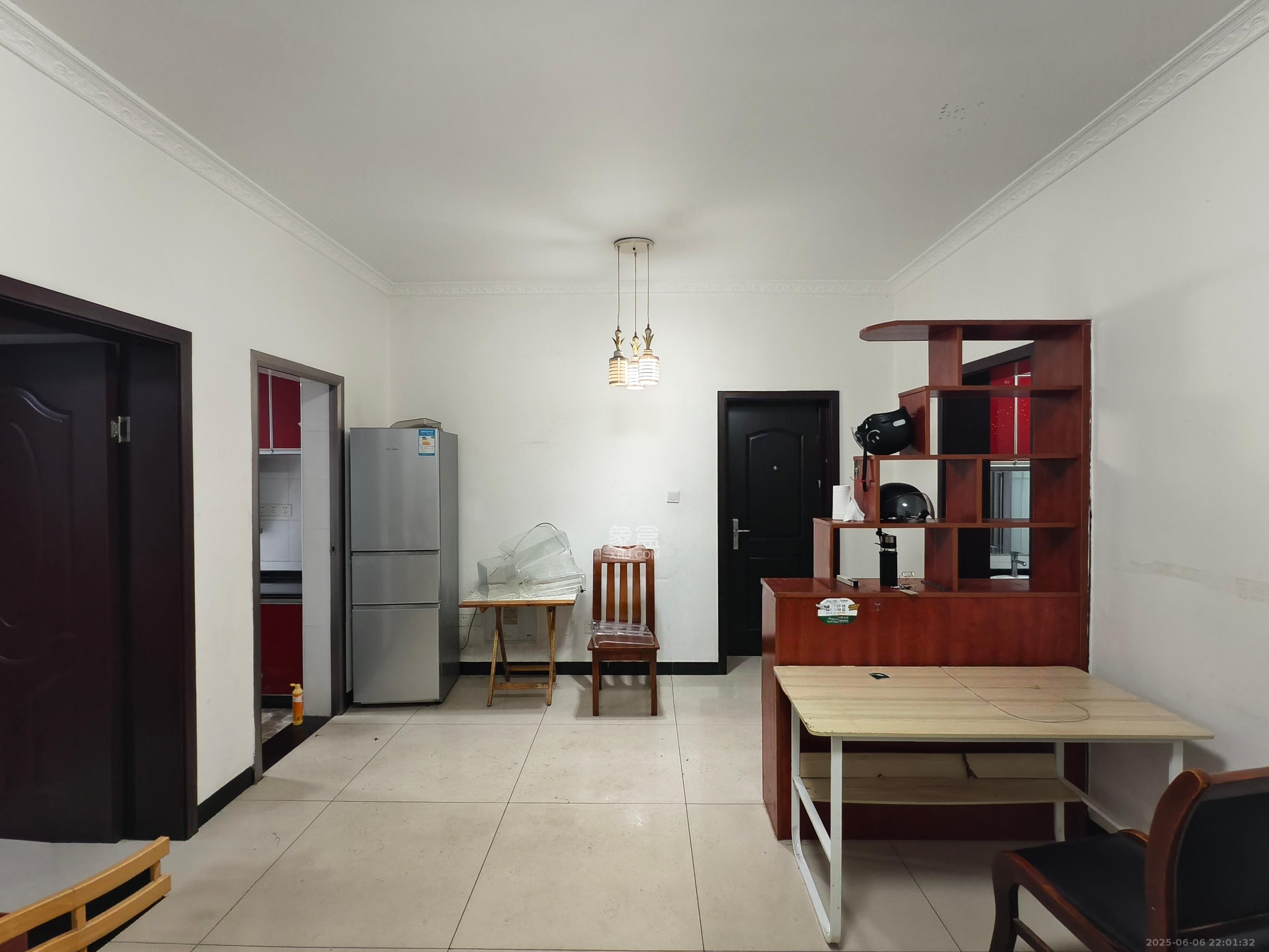 山水新城 2室2厅1卫 2000.0元/月 山水新城 2室2厅1卫 2000.0元/月室内图