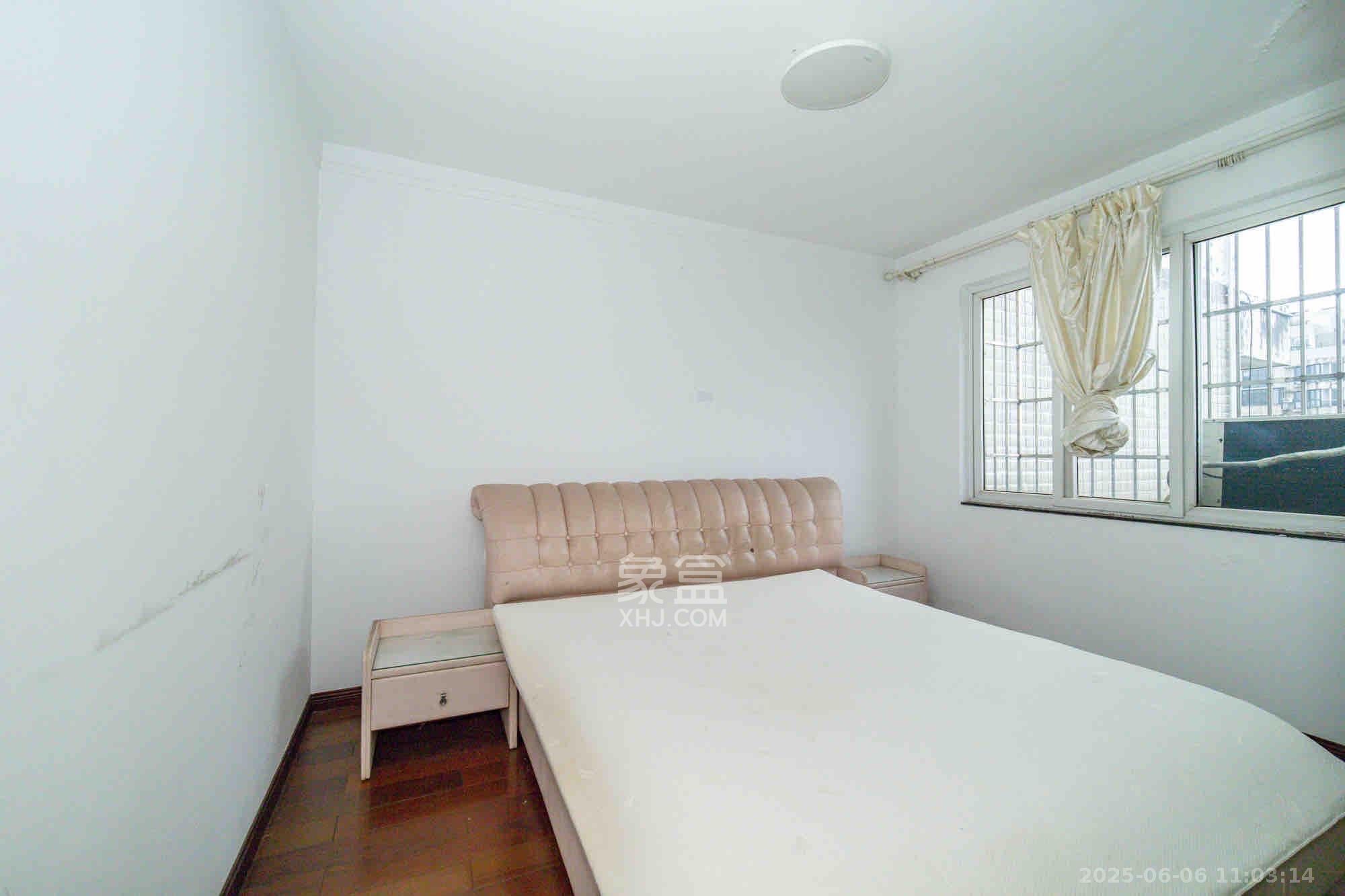 晶华美地  5室2厅4卫   3200.00元/月室内图