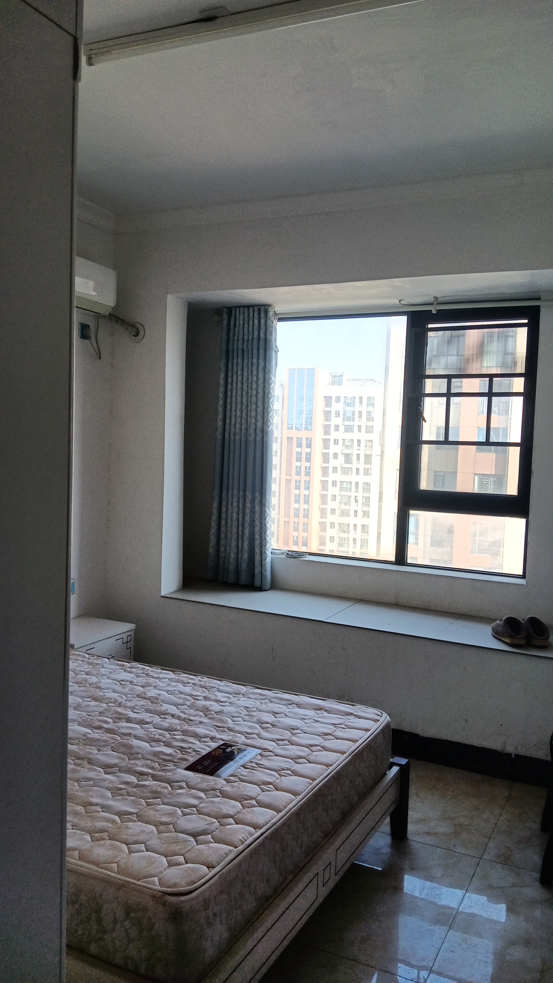 百弘学府城  3室2厅2卫    1800.0元/月室内图