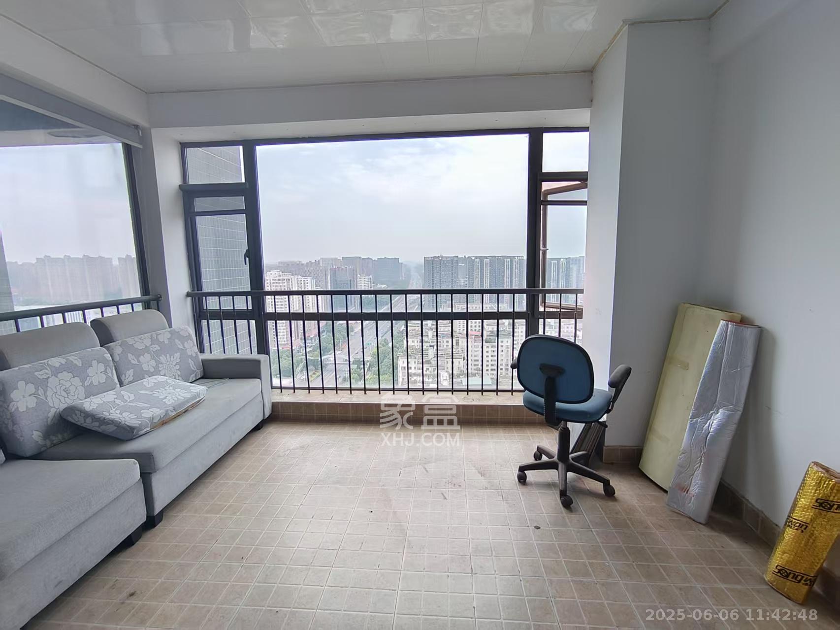 BOBO天下城(CTA财富中心) 2室2厅1卫 2700.0元/月 BOBO天下城(CTA财富中心) 2室2厅1卫 2700.0元/月室内图