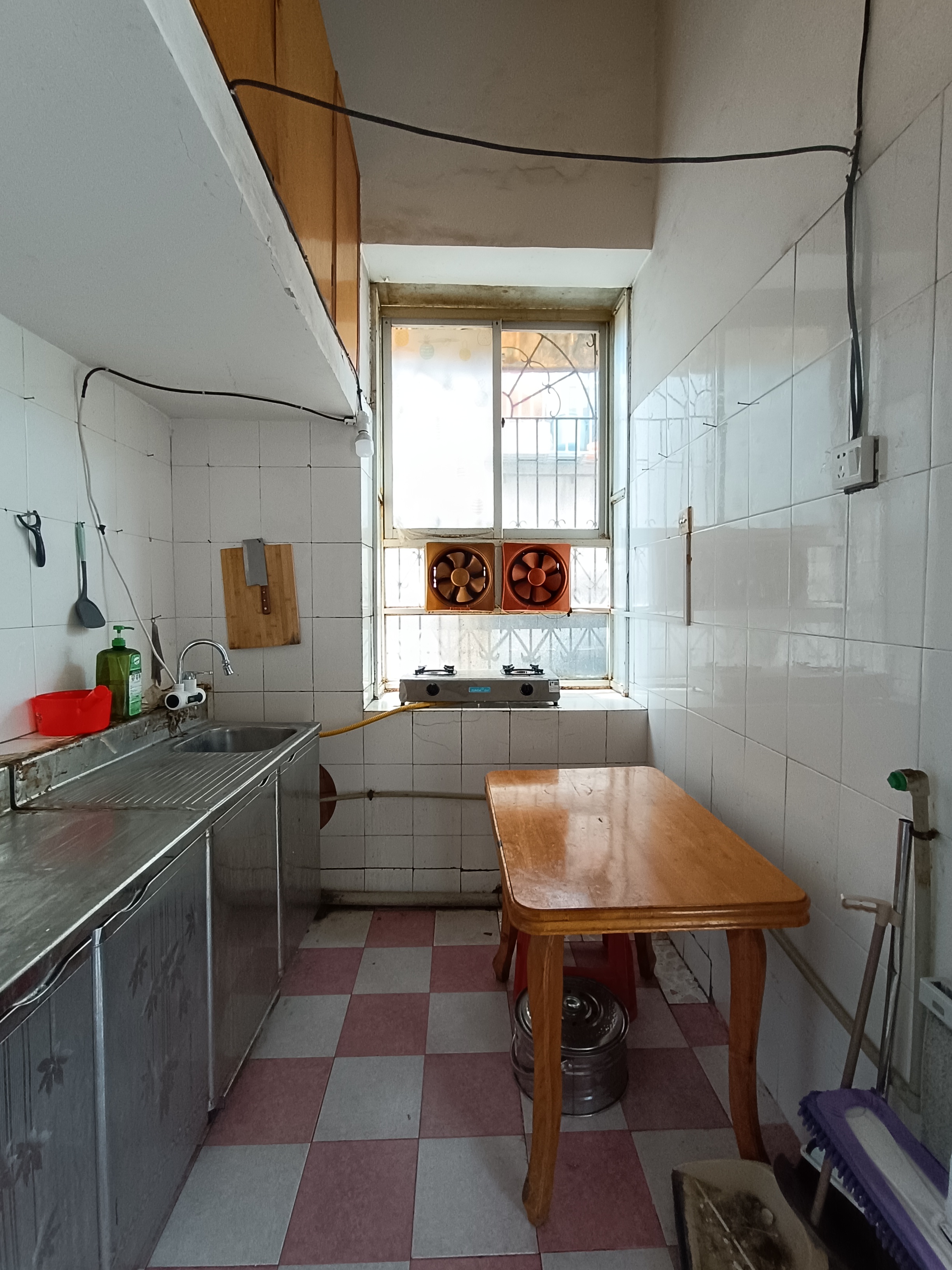 市中心烟草公司宿舍 2室1厅1卫 900.0元/月 市中心烟草公司宿舍 2室1厅1卫 900.0元/月室内图