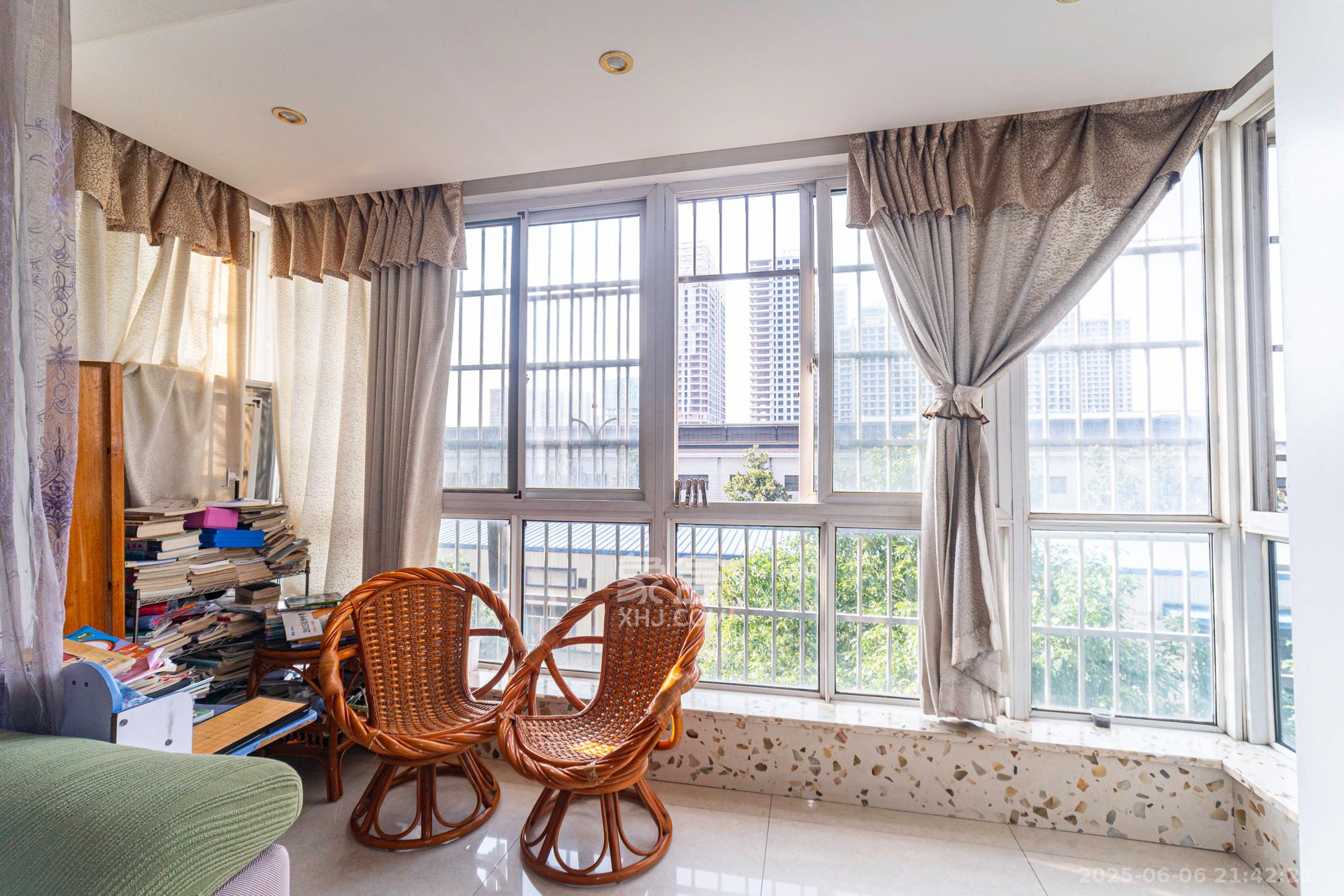 时代星城 3室2厅2卫 67.0万 时代星城 3室2厅2卫 67.0万阳台