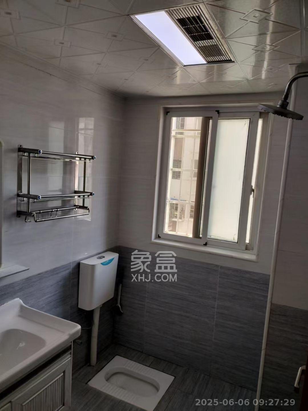 嘉顺苑 2室2厅1卫 2100.0元/月 嘉顺苑 2室2厅1卫 2100.0元/月室内图