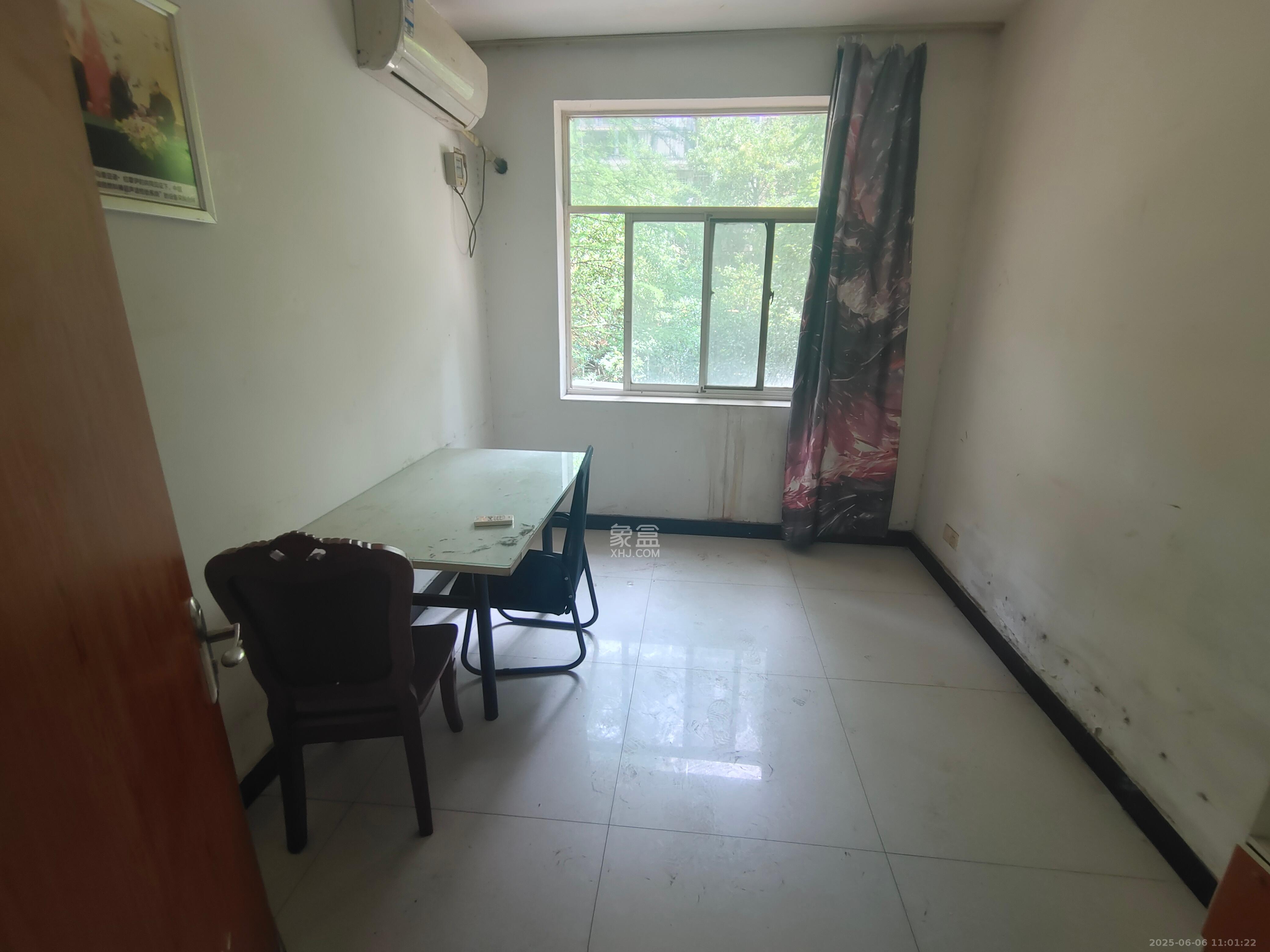 仁和雨花家园 4室2厅2卫 2600.0元/月 仁和雨花家园 4室2厅2卫 2600.0元/月室内图