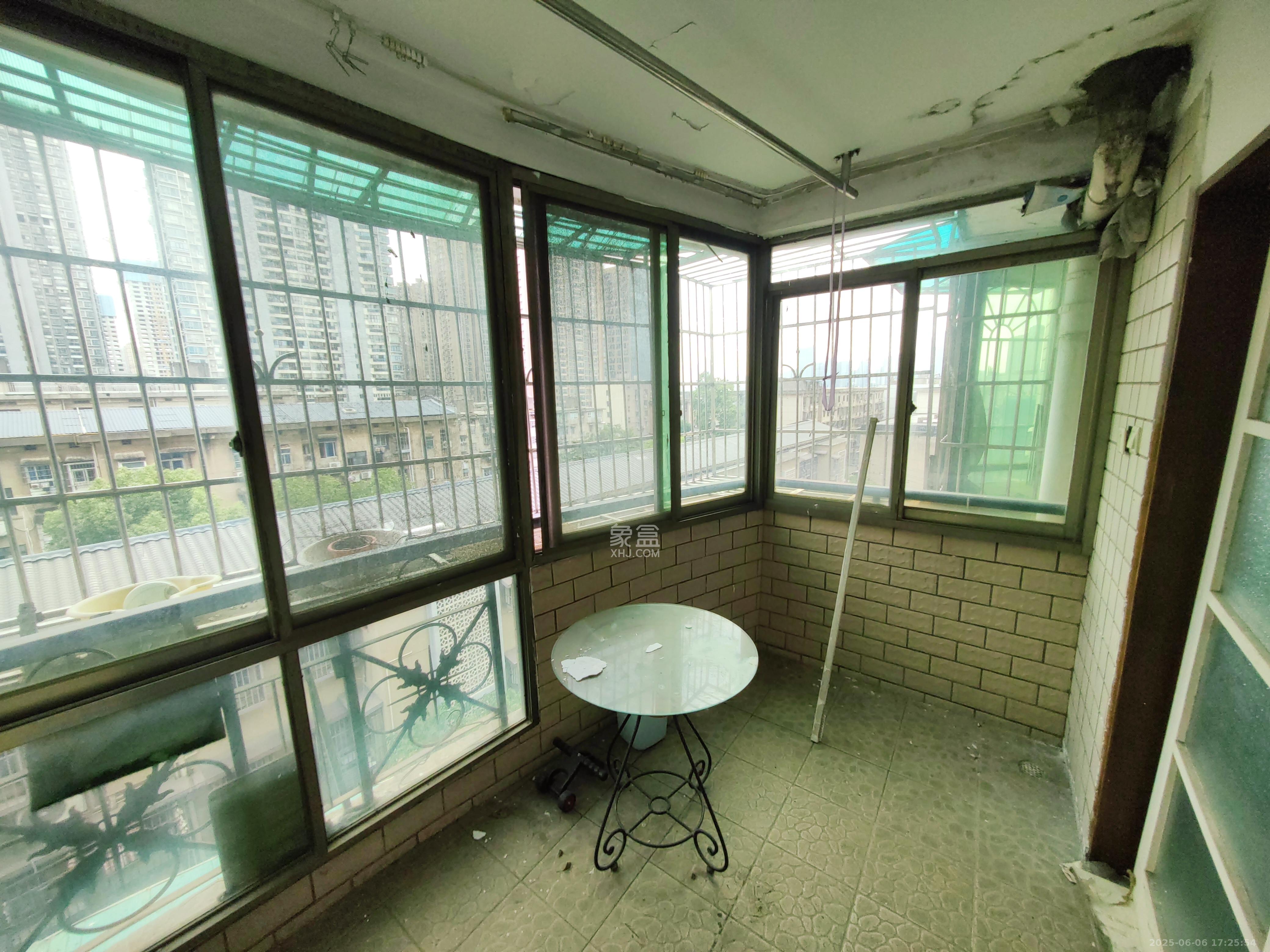 富湘园  6室2厅2卫   2600.00元/月室内图