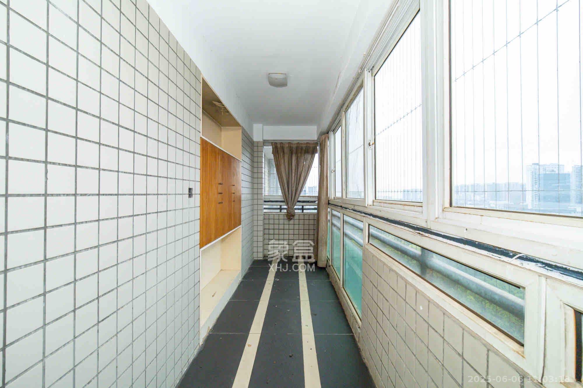 晶华美地  5室2厅4卫   3200.00元/月室内图