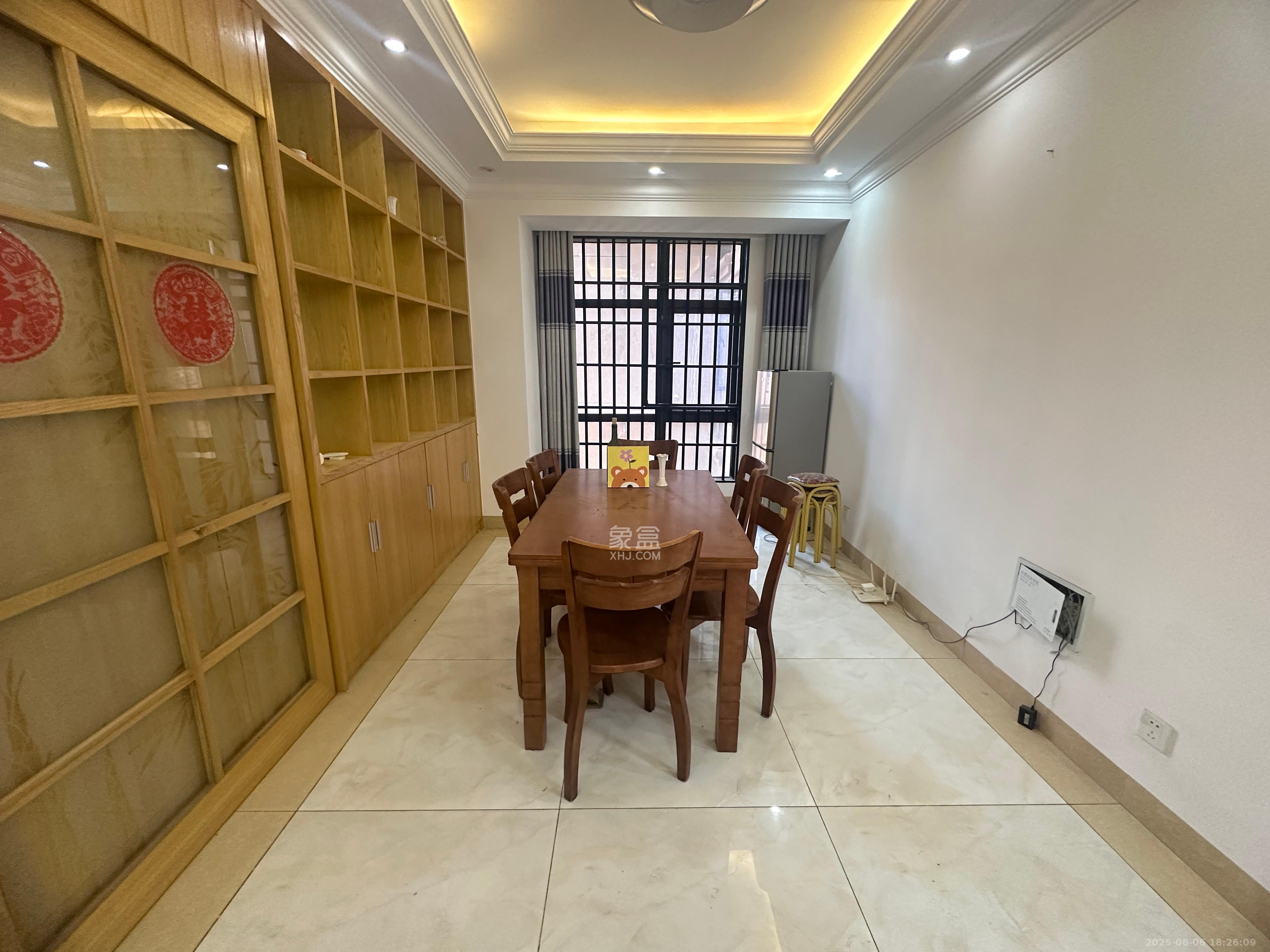 金侨城 3室2厅2卫 1500.0元/月 金侨城 3室2厅2卫 1500.0元/月室内图