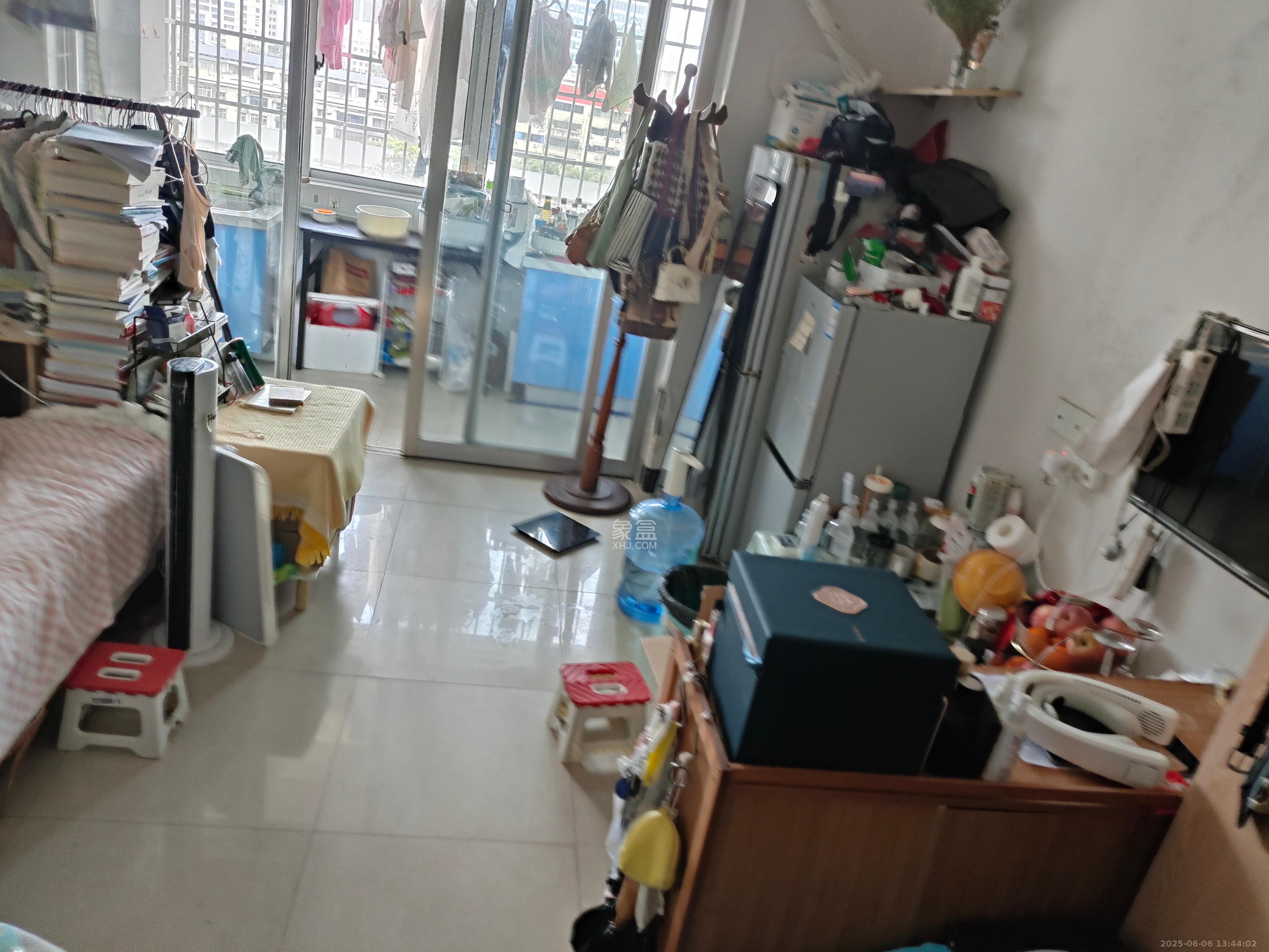 观湖公寓  1室1厅1卫   1100.00元/月室内图