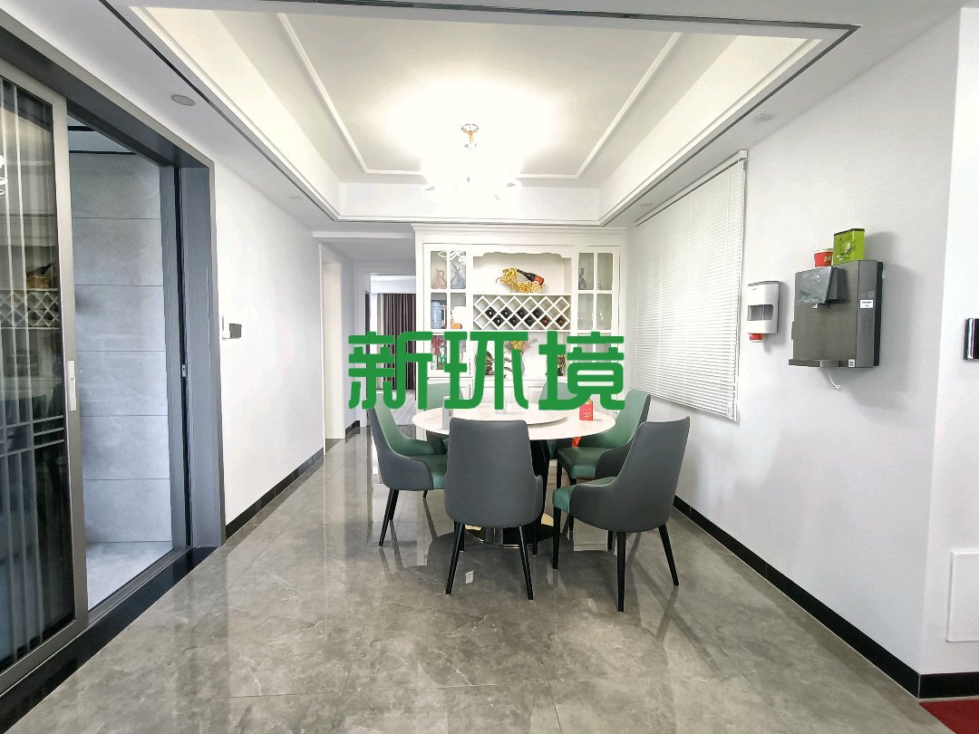 高盛澧园三期  4室2厅2卫   130.00万客厅