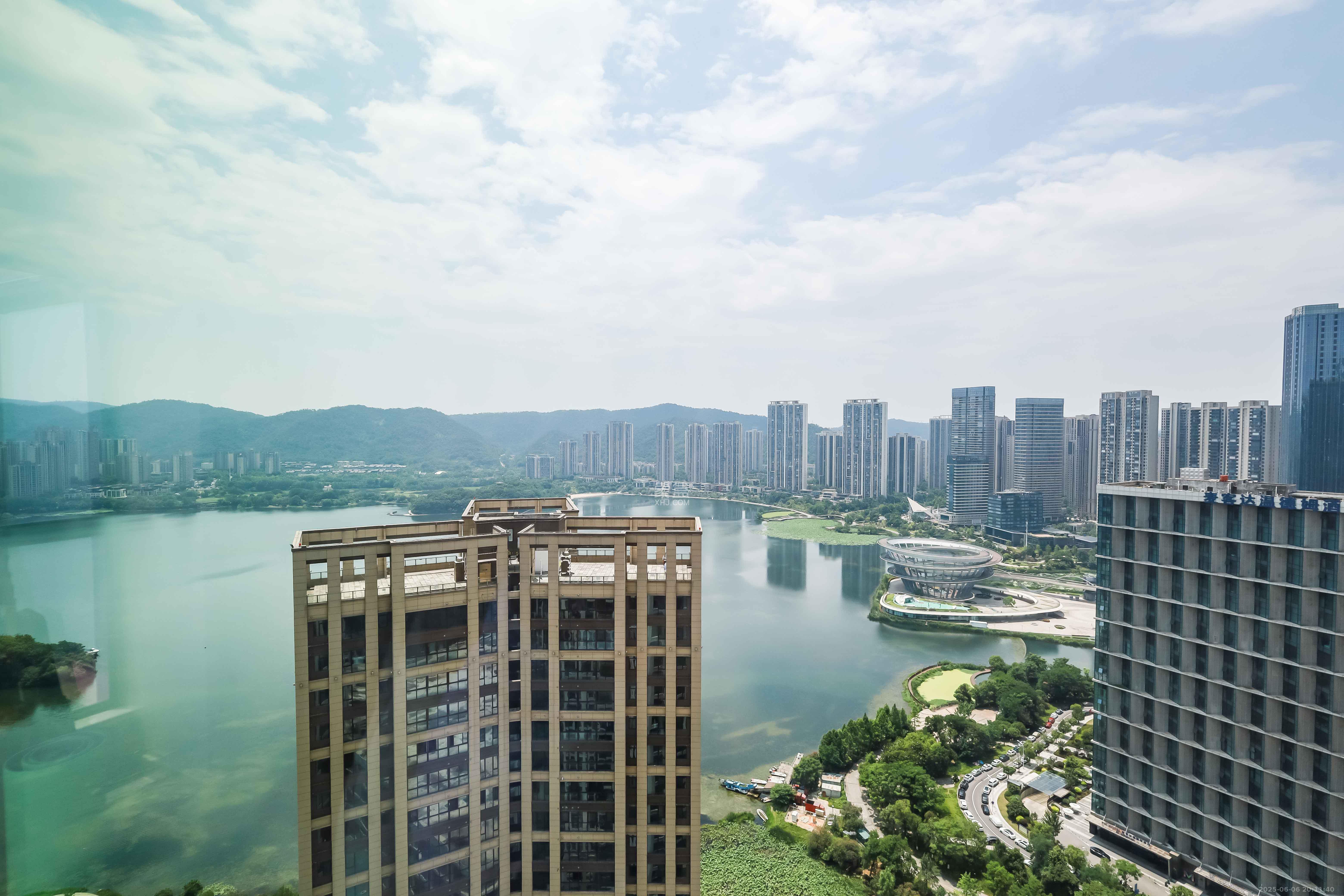 晟通牡丹舸  3室2厅2卫   248.00万阳台