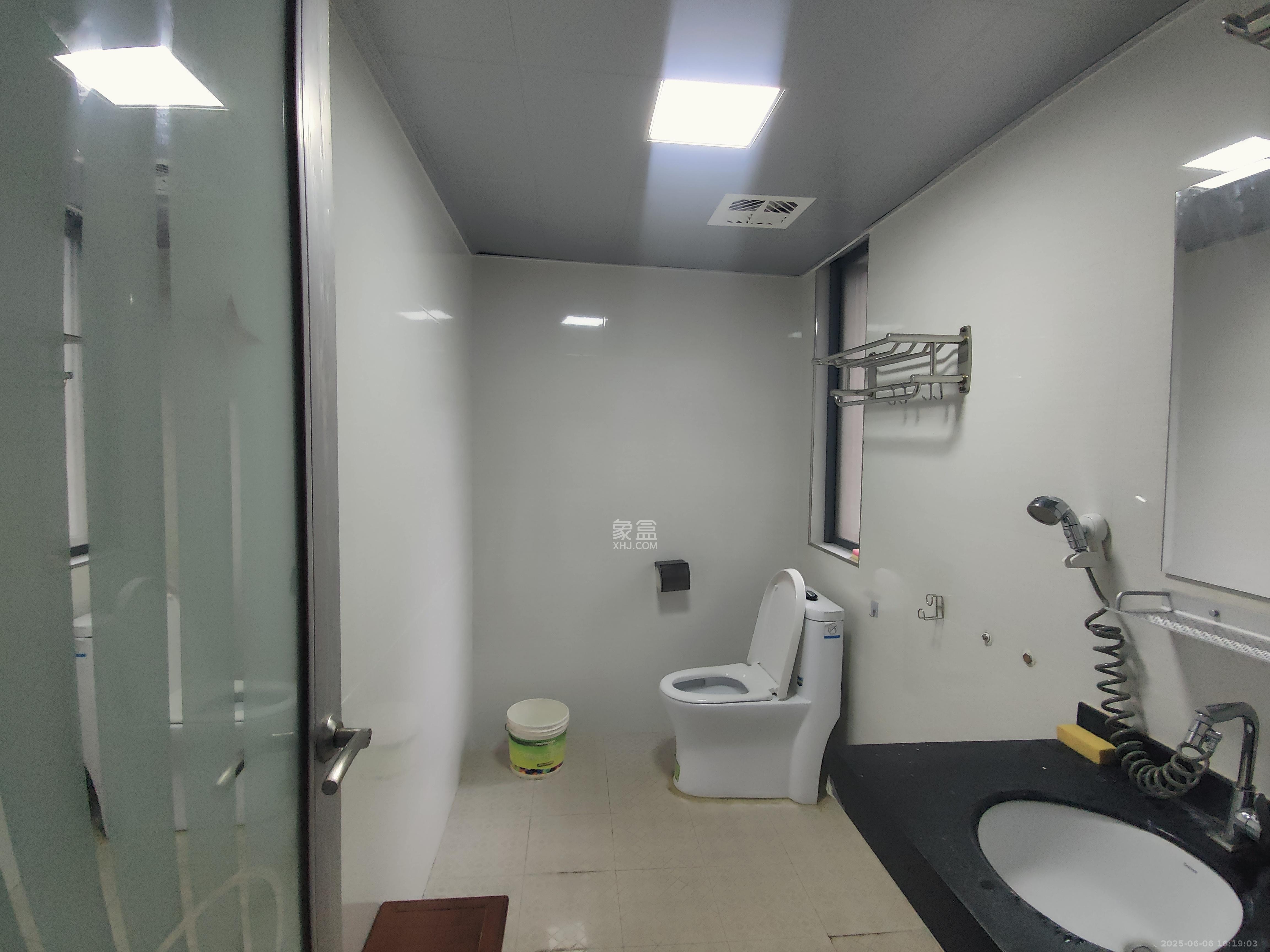 优山美地  3室2厅2卫   2600.00元/月室内图