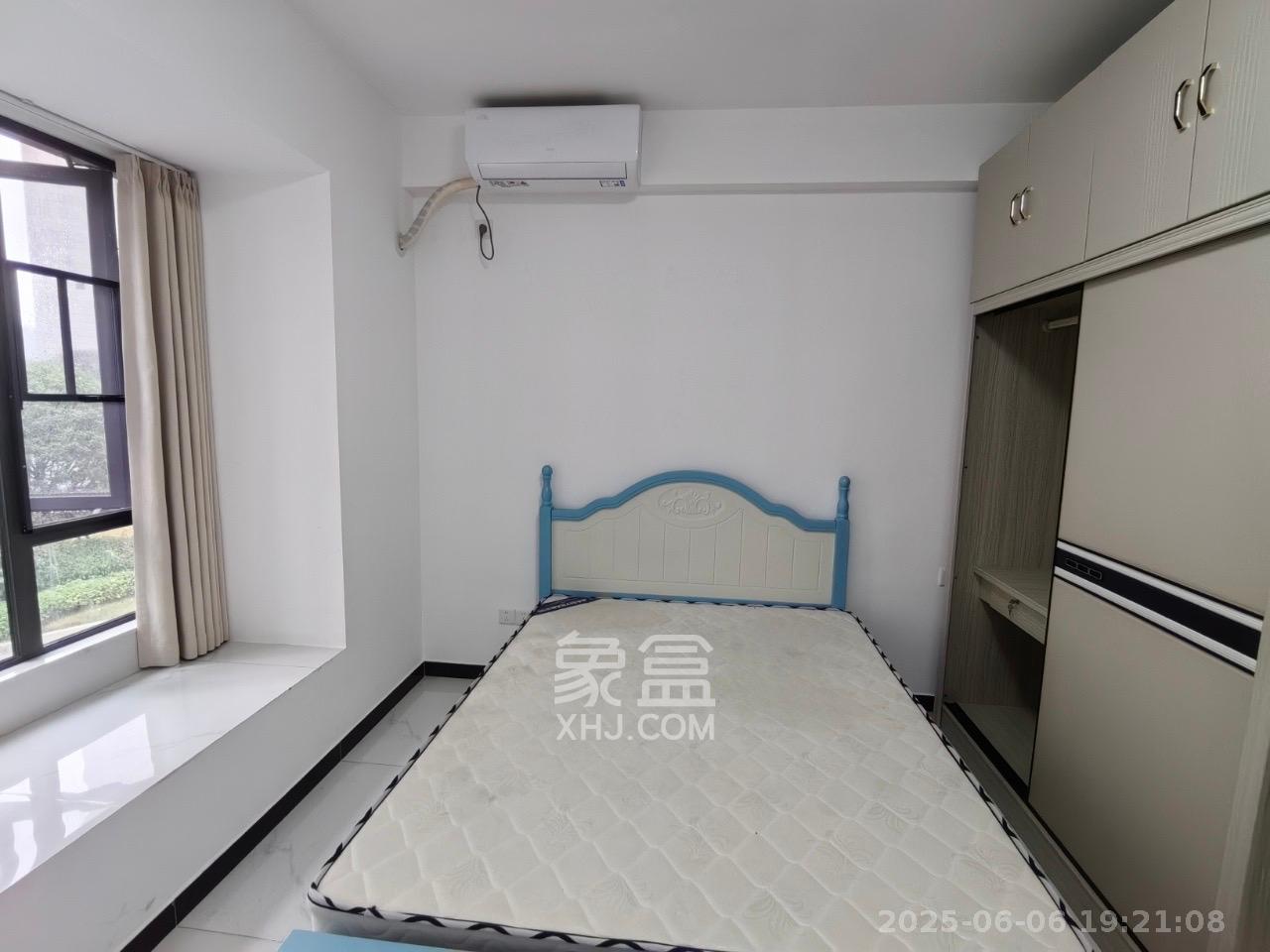 金地都会风華  4室2厅2卫   4200.00元/月室内图