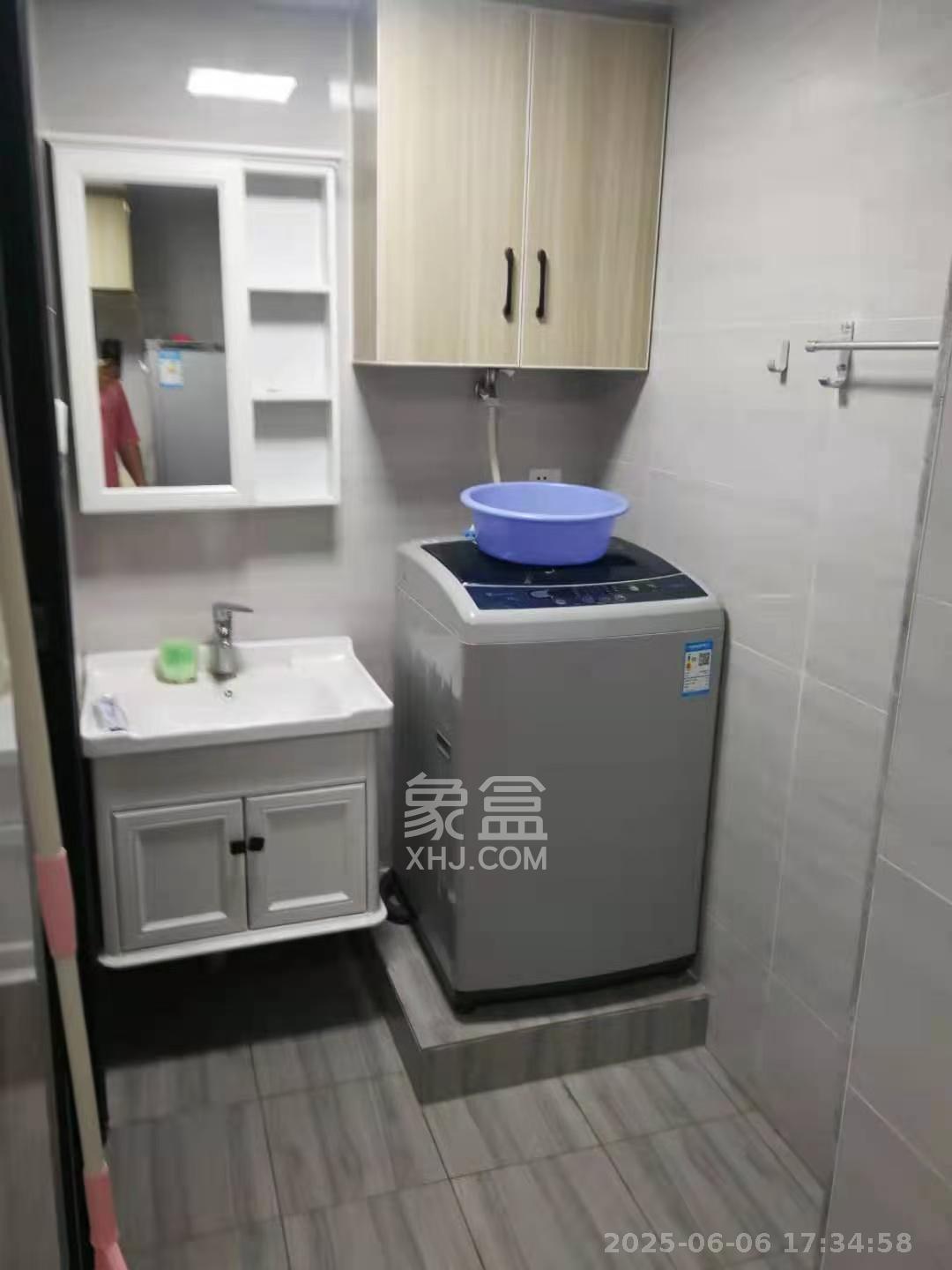 天鸿小区  2室1厅1卫   1900.00元/月室内图