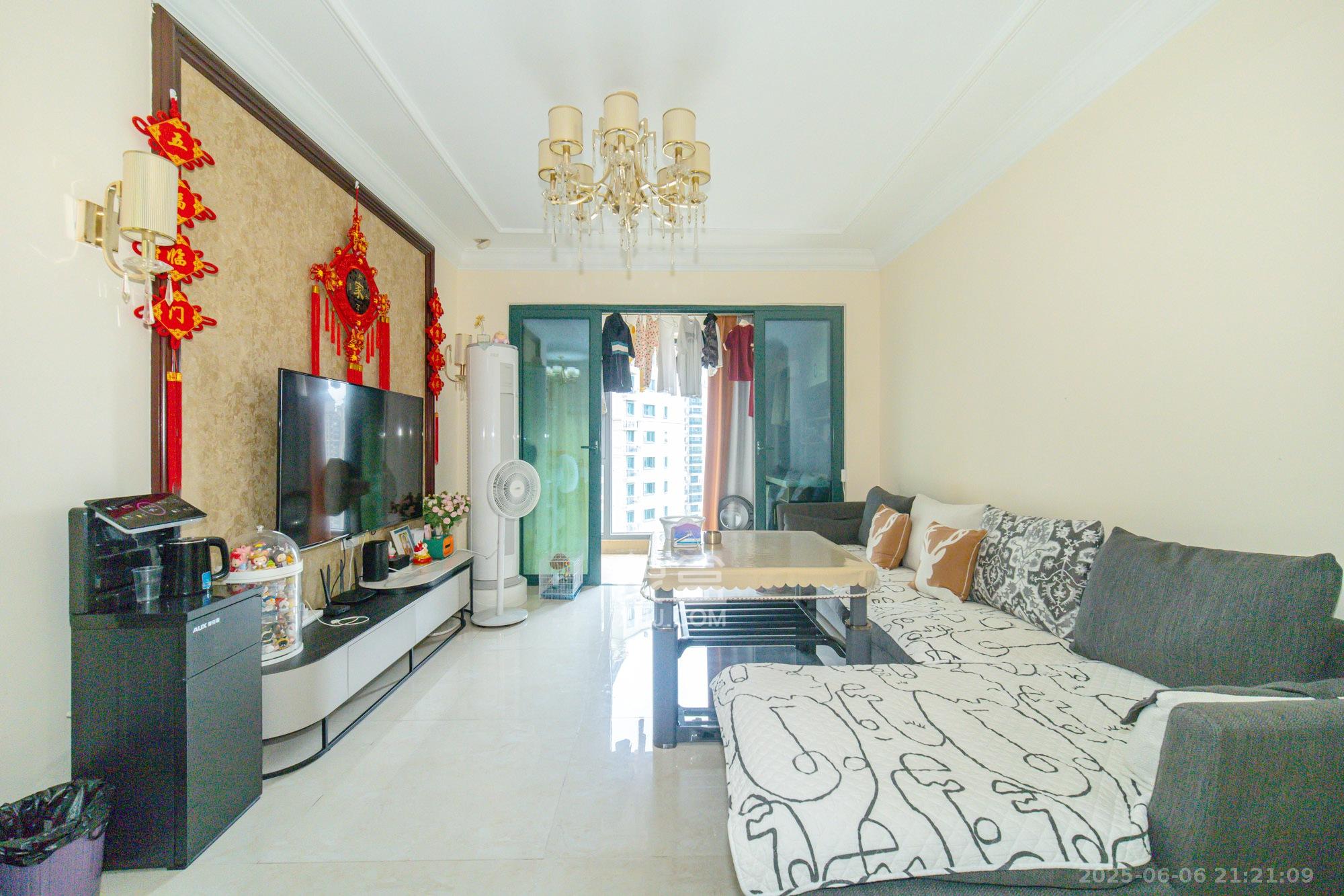 恒大翡翠华庭  2室2厅1卫    60.0万客厅