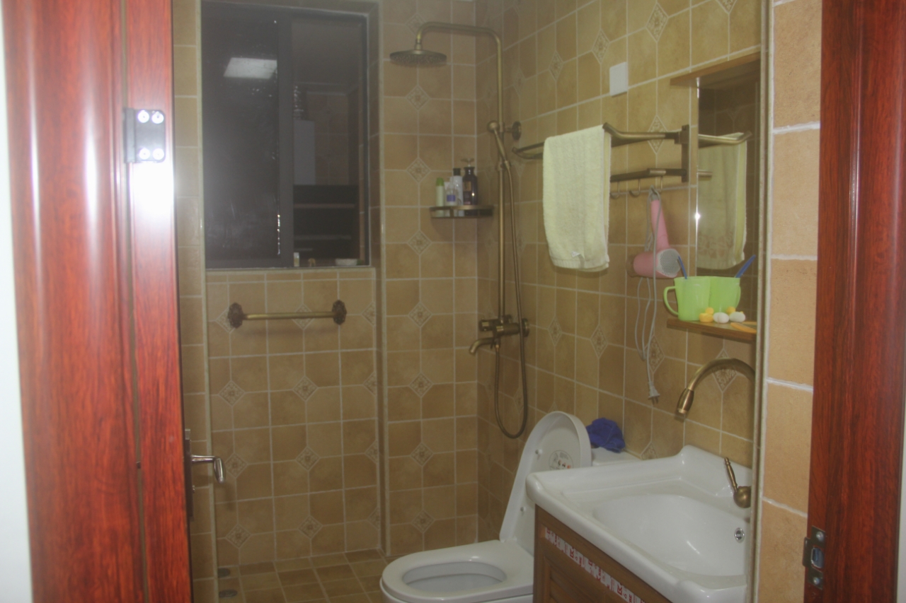 海悦东方  2室2厅1卫    3500.0元/月 海悦东方  2室2厅1卫    3500.0元/月室内图