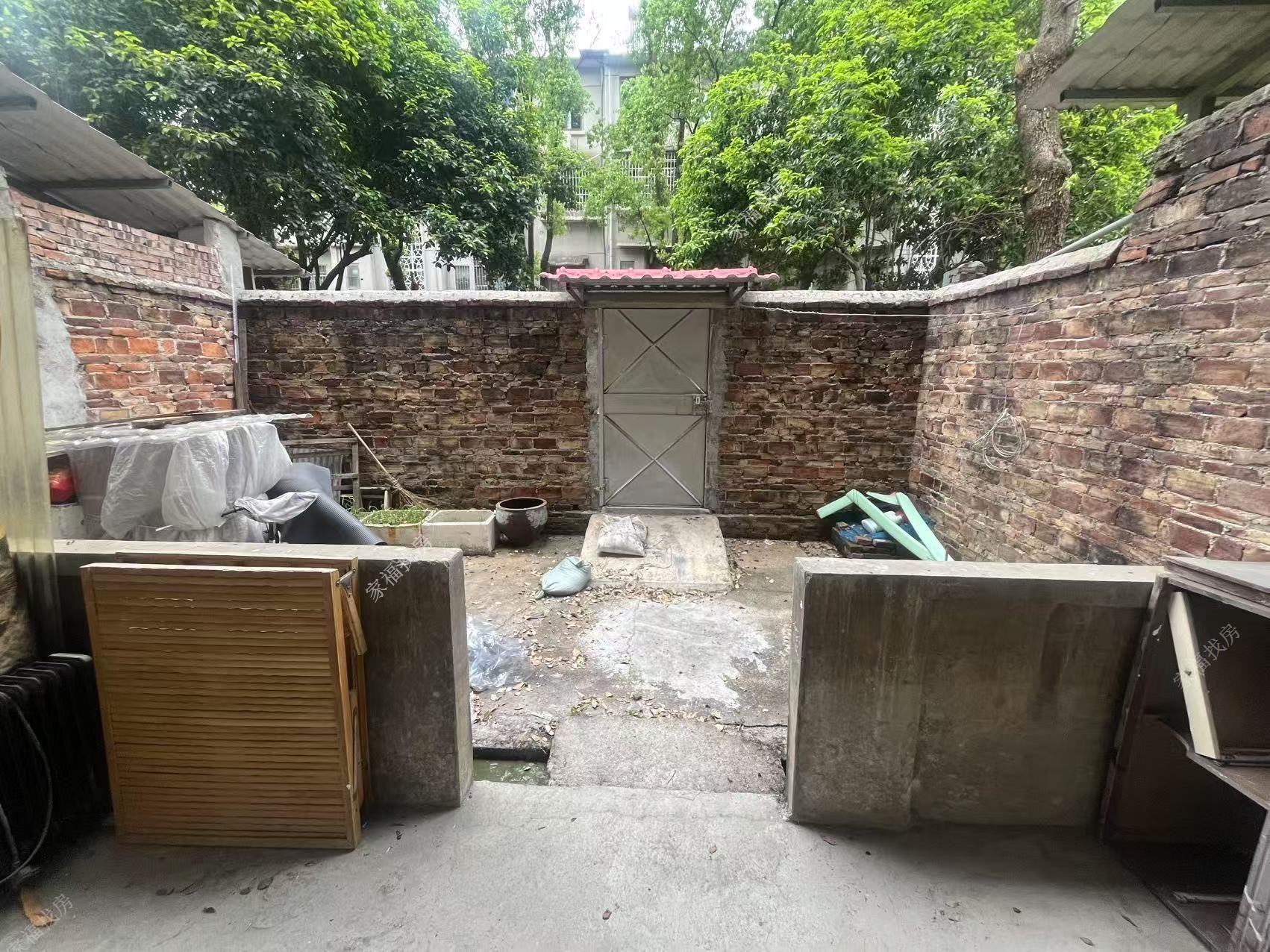 区政府  3室2厅2卫    900.0元/月 区政府  3室2厅2卫    900.0元/月室内图