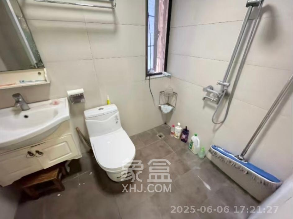沁园春御院  3室2厅2卫    3300.0元/月室内图