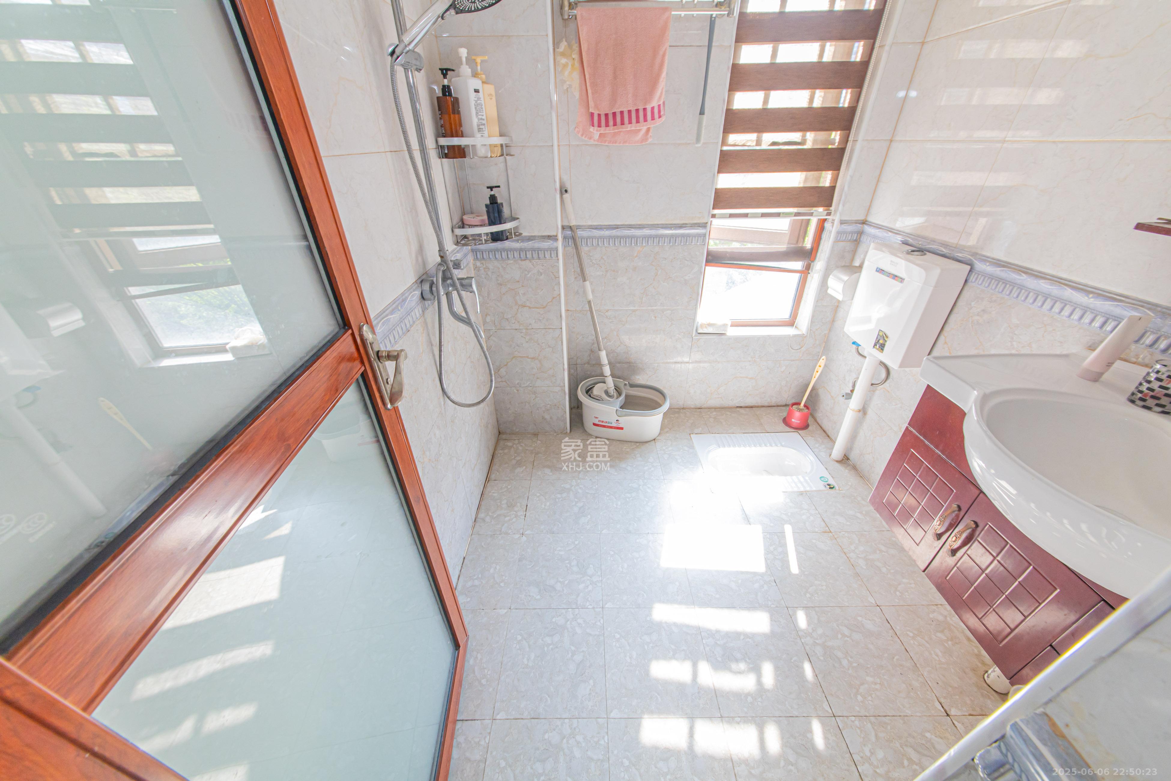 北辰中央公园A区 3室2厅2卫 165.0万 北辰中央公园A区 3室2厅2卫 165.0万卫生间