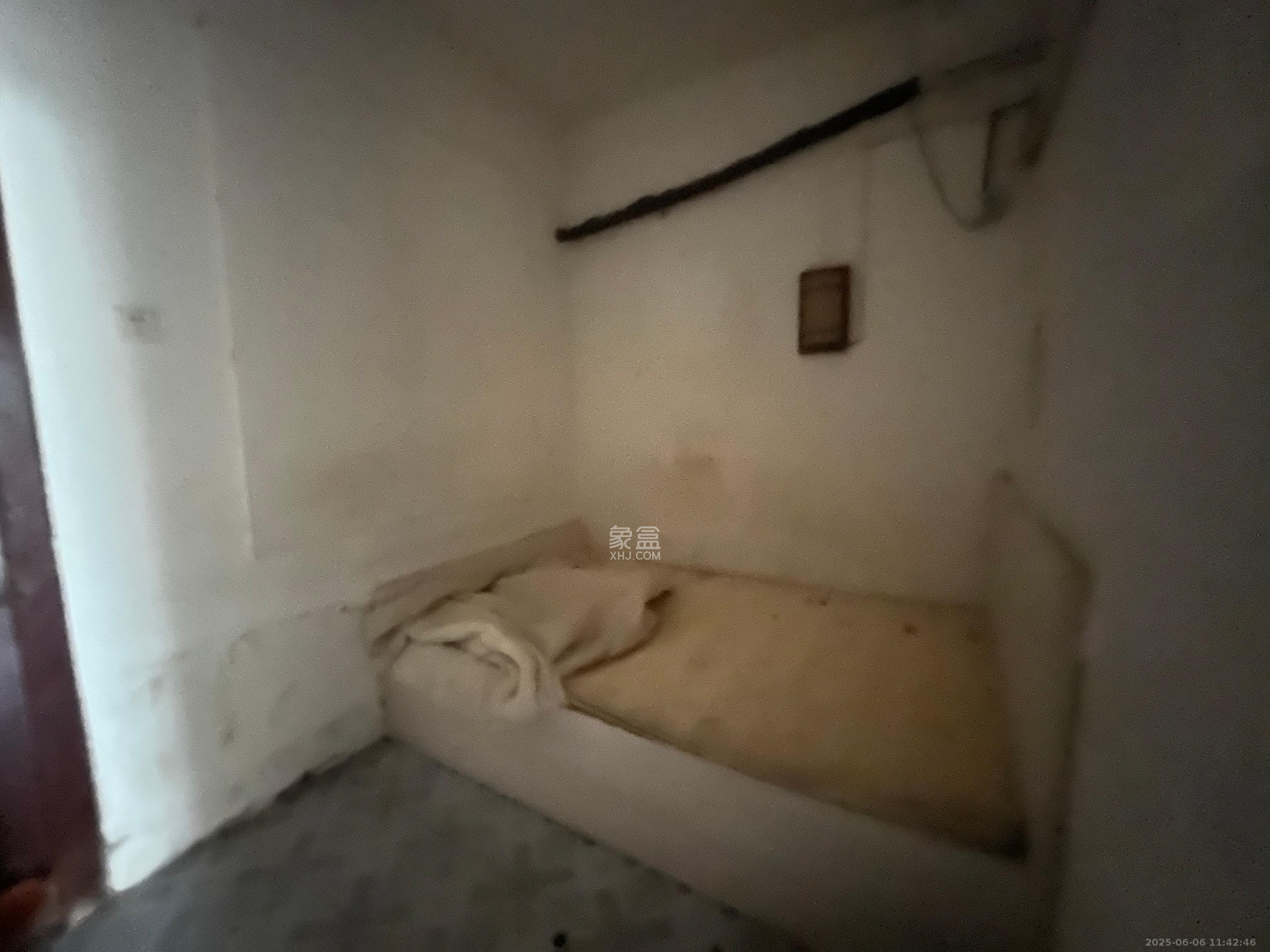 红旗区三片 2室1厅1卫 1500.0元/月 红旗区三片 2室1厅1卫 1500.0元/月室内图