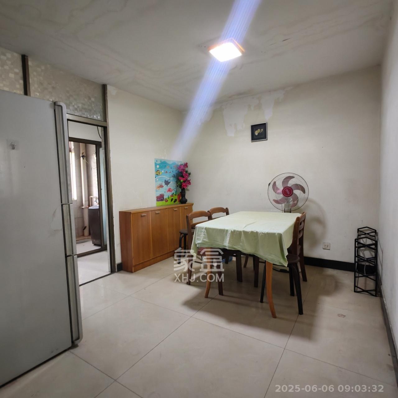 火炬村 3室1厅1卫 1700.0元/月 火炬村 3室1厅1卫 1700.0元/月室内图