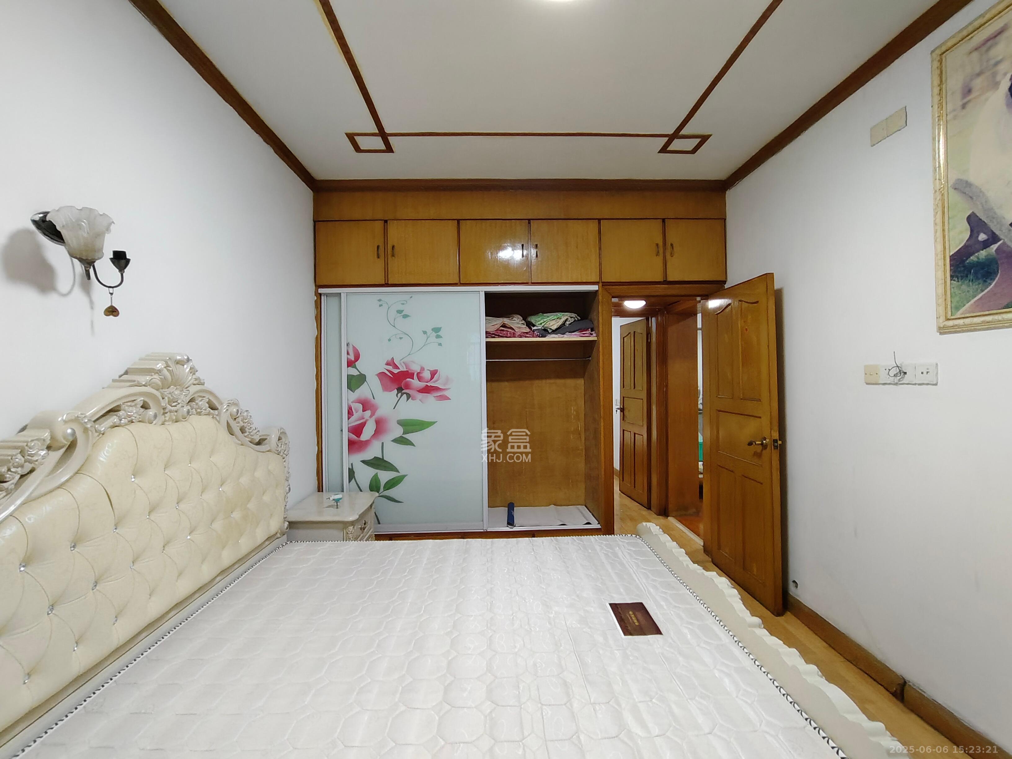 马王堆汽配城  2室2厅1卫   1750.00元/月