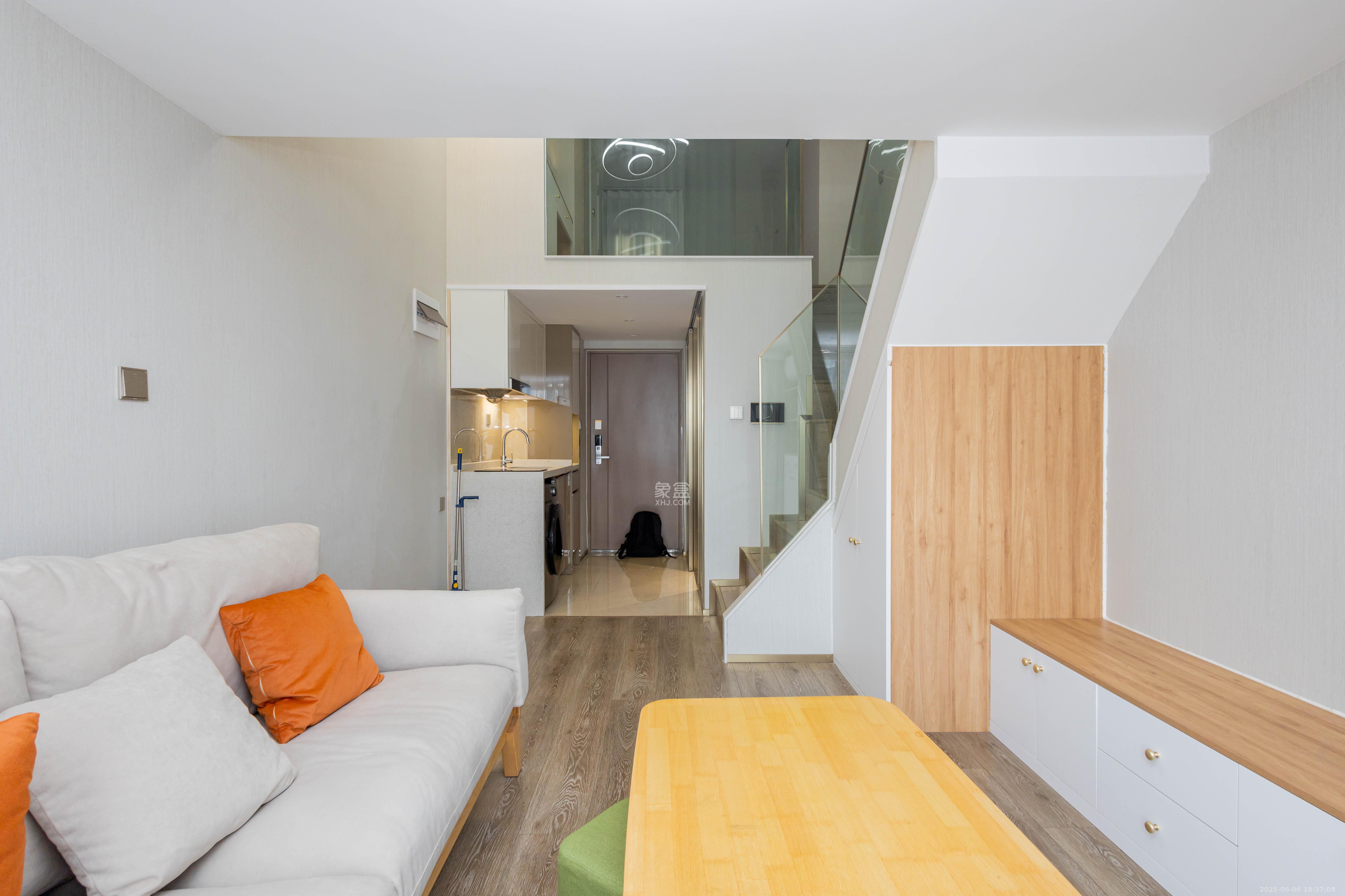 华远海蓝郡  1室0厅0卫    26.0万 华远海蓝郡  1室0厅0卫    26.0万客厅