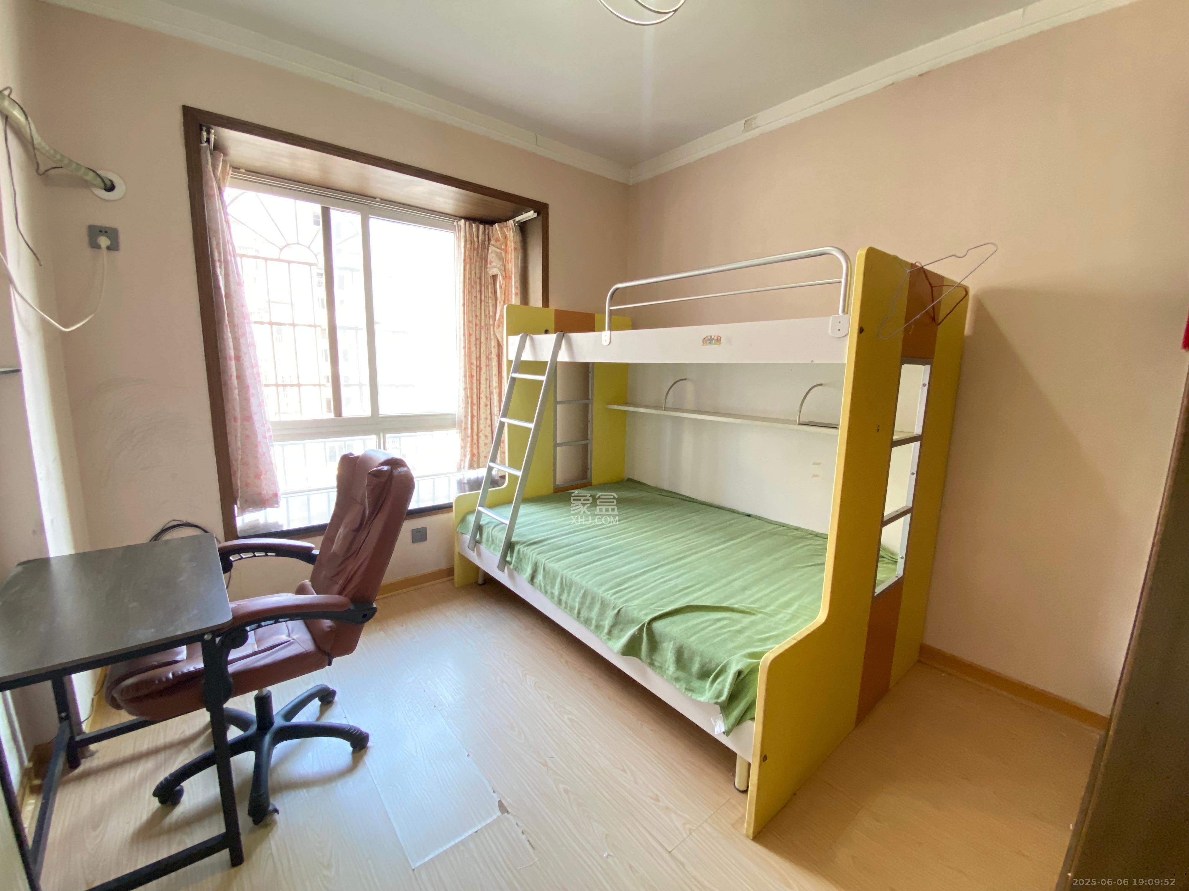 南湖嘉园  3室2厅2卫    2800.0元/月 南湖嘉园  3室2厅2卫    2800.0元/月室内图