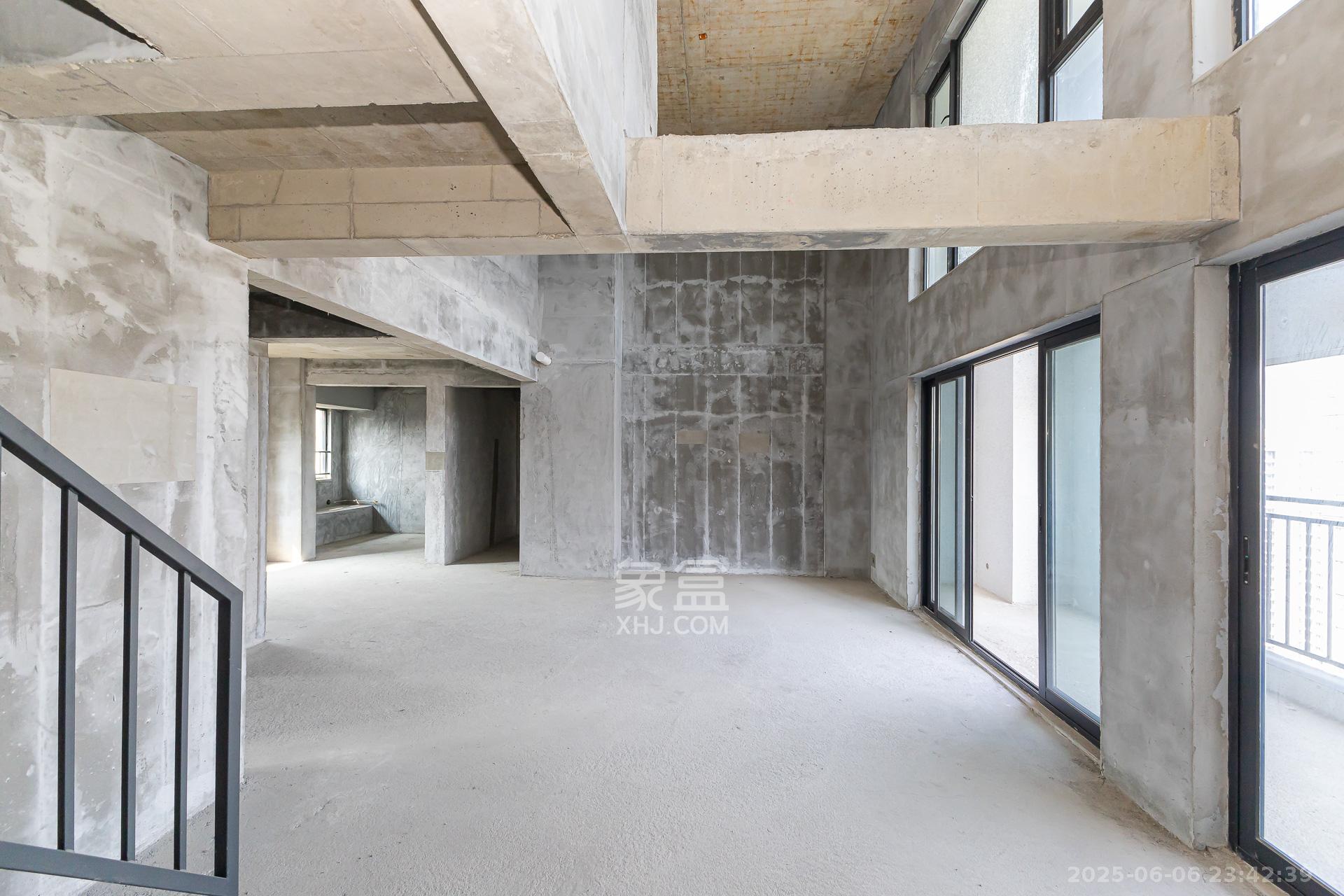 越秀湘江星汇城二期 4室2厅2卫 129.5万 越秀湘江星汇城二期 4室2厅2卫 129.5万客厅