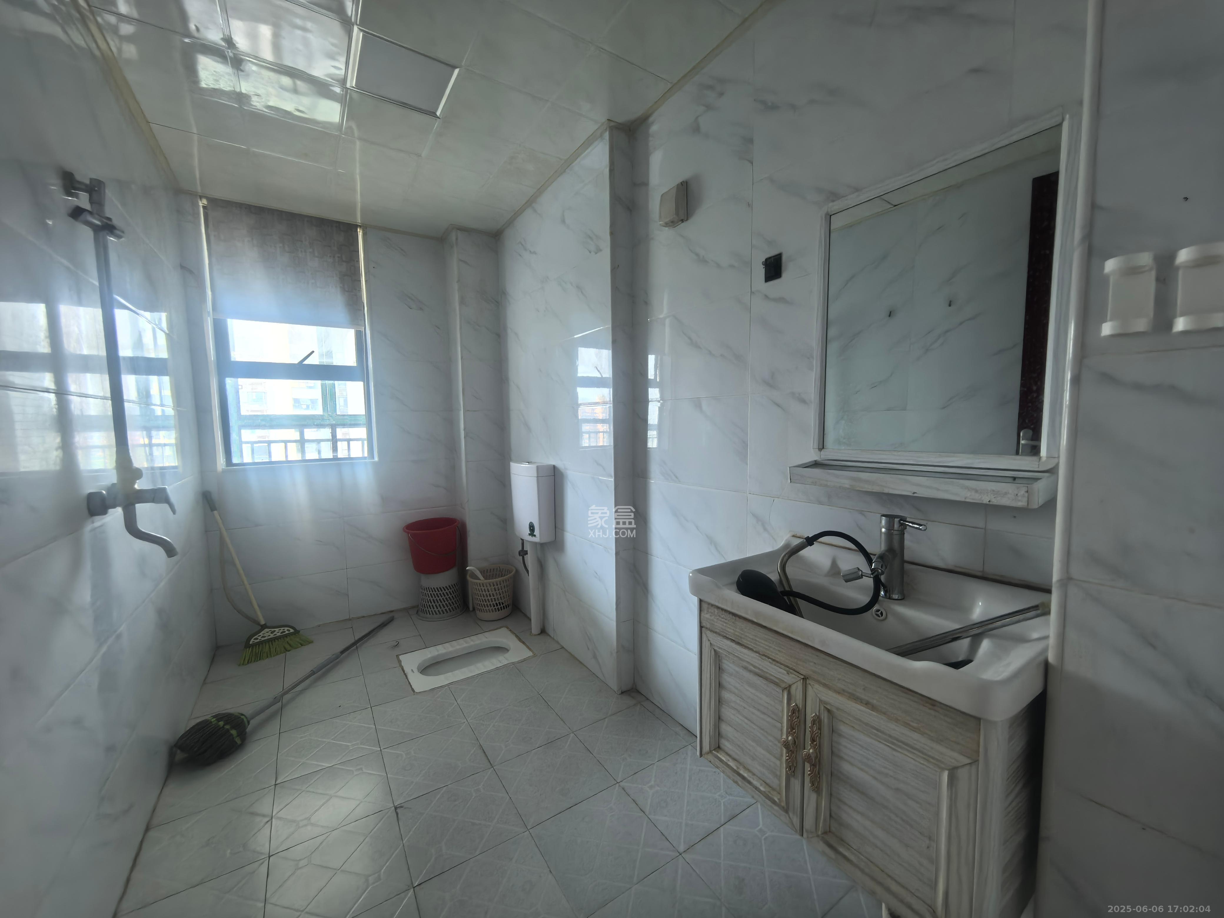 莱茵城 2室2厅2卫 1600.0元/月 莱茵城 2室2厅2卫 1600.0元/月室内图