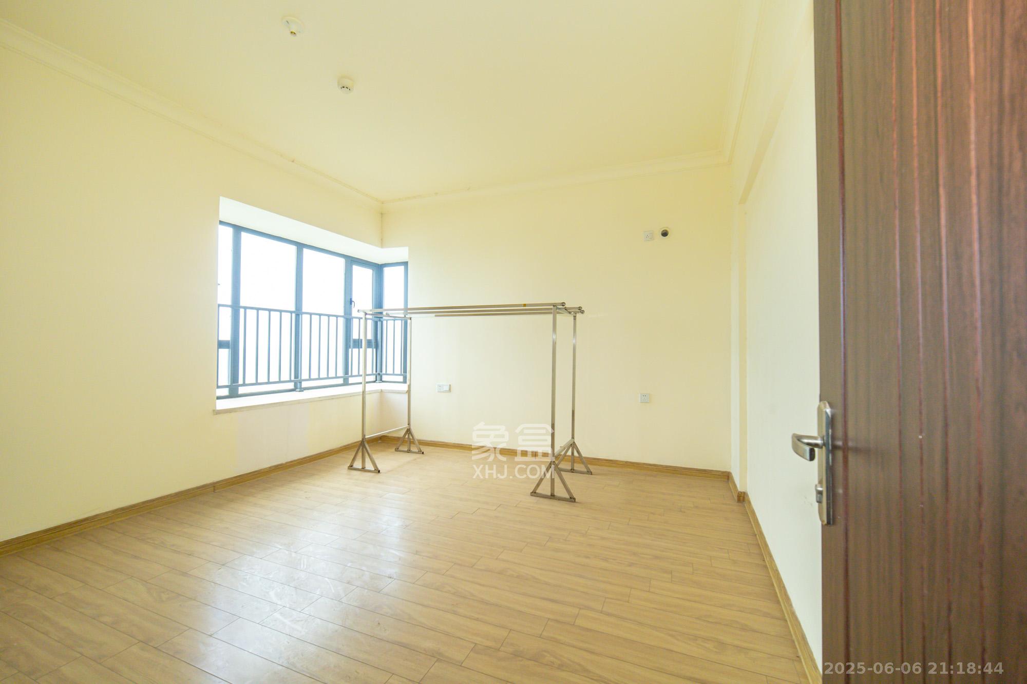 碧桂园威尼斯城 4室2厅2卫 149.88万 碧桂园威尼斯城 4室2厅2卫 149.88万卧室