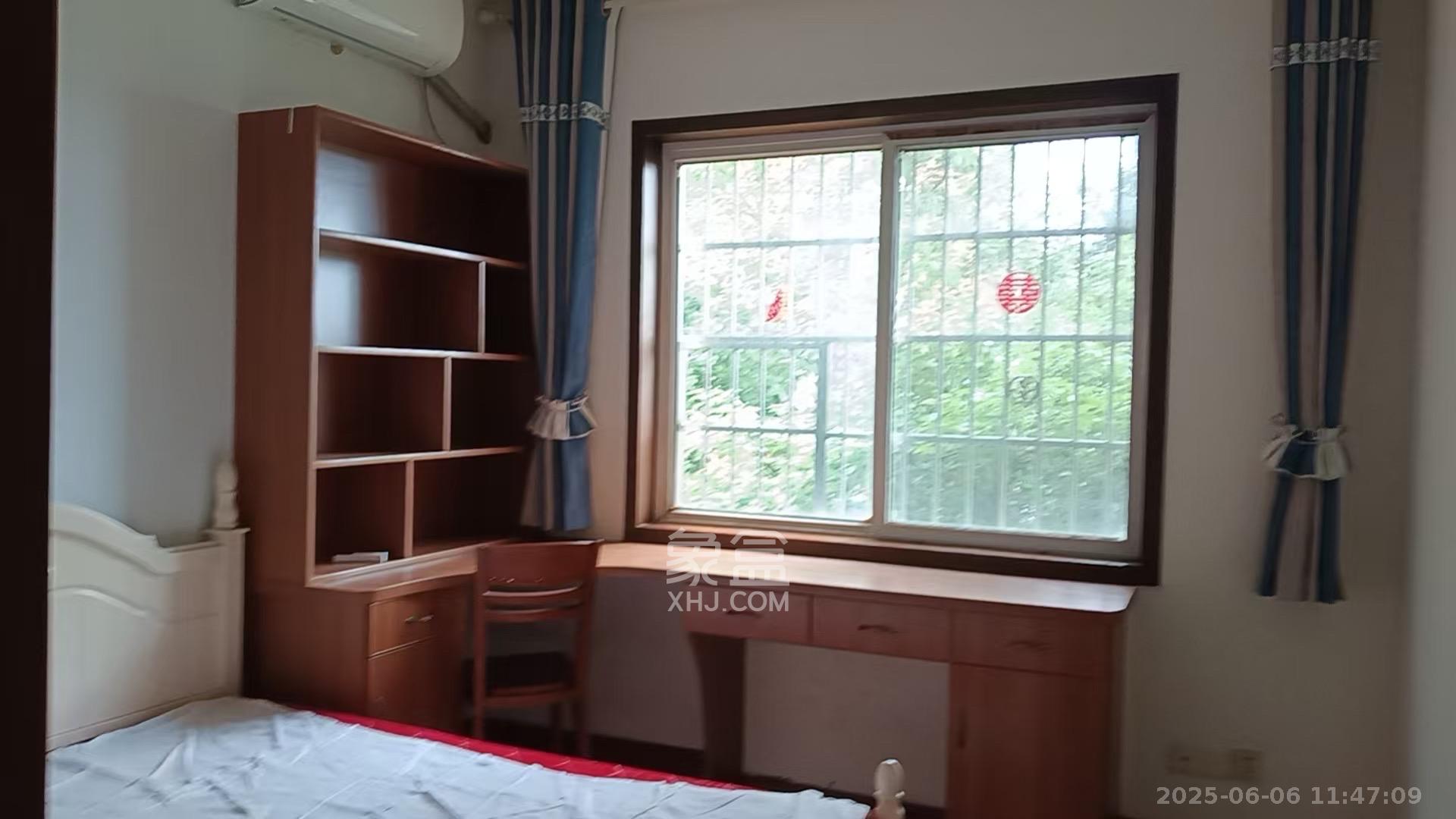 亚华花园  3室2厅2卫   1600.00元/月室内图