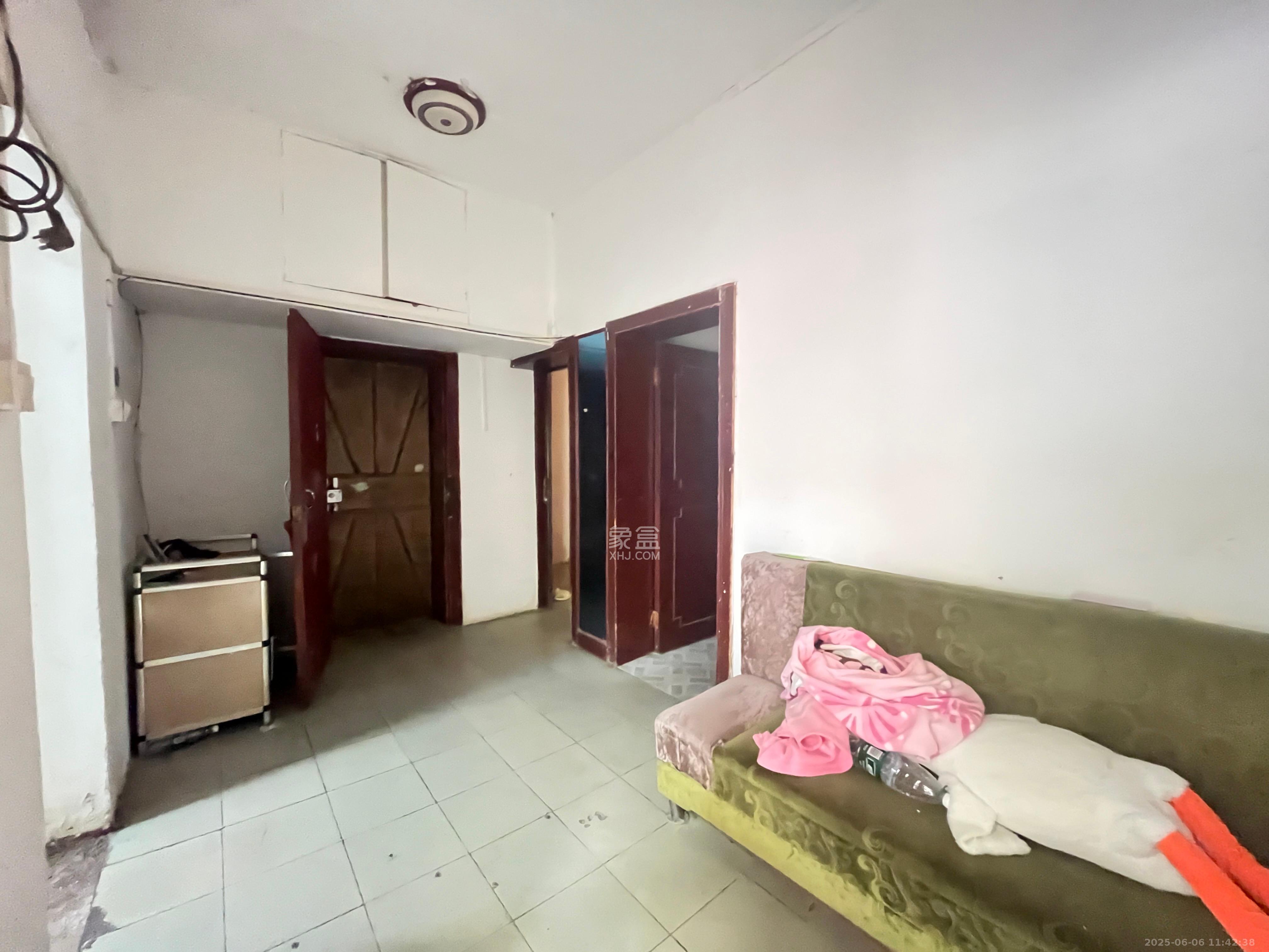 红旗区三片 2室1厅1卫 1500.0元/月 红旗区三片 2室1厅1卫 1500.0元/月室内图