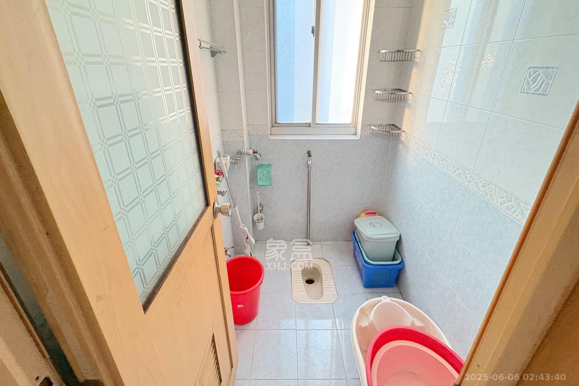 安全厅宿舍阳光小区(湘湖渔场阳光小区) 4室2厅2卫 125.0万 安全厅宿舍阳光小区(湘湖渔场阳光小区) 4室2厅2卫 125.0万卫生间