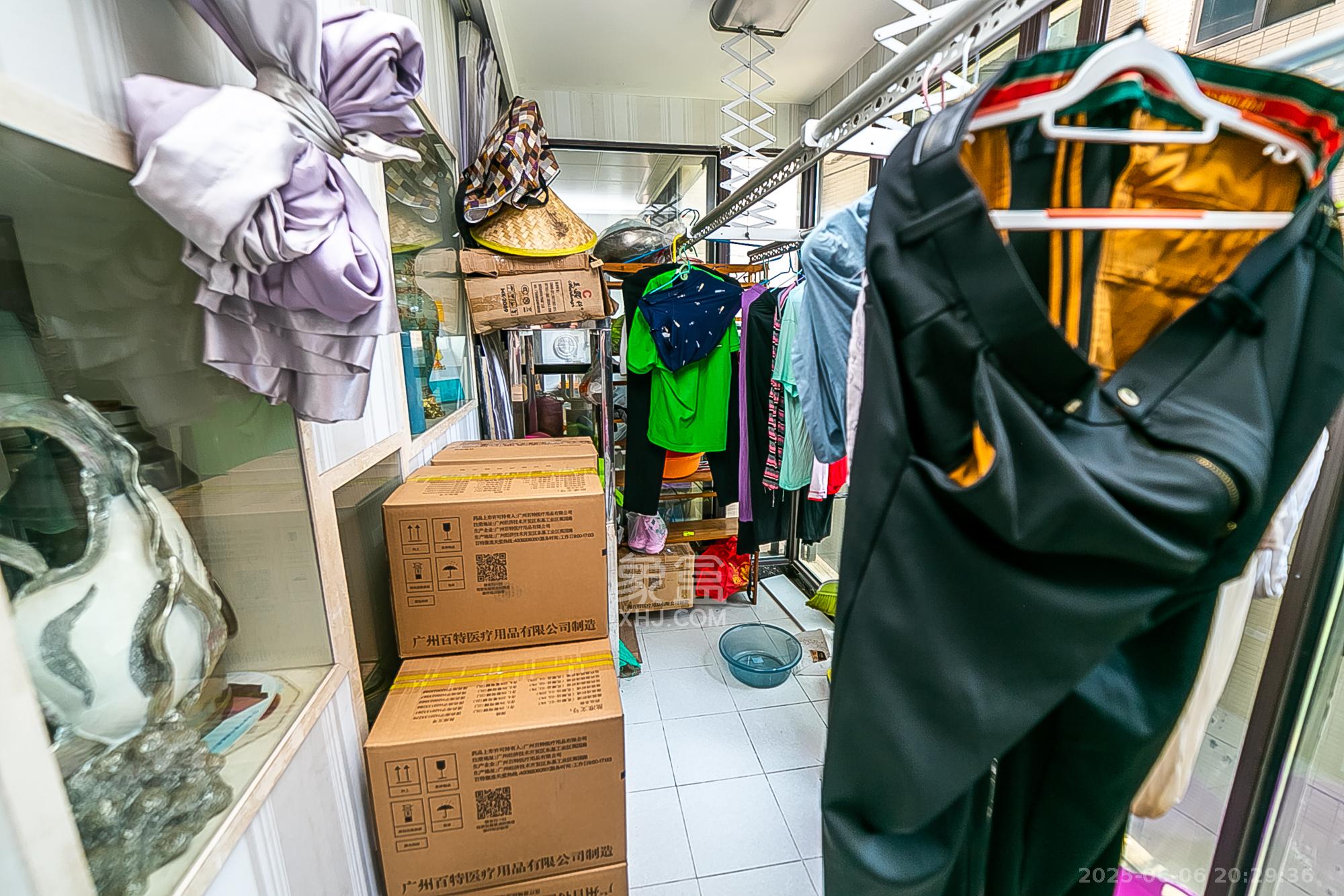 通用时代国际社区  4室2厅1卫   148.00万阳台