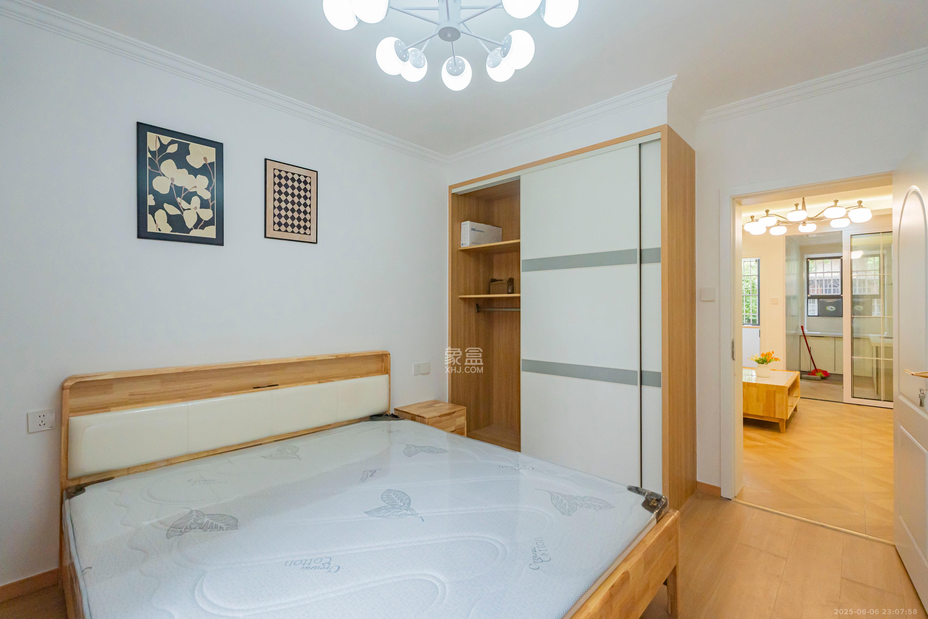 动力南苑 3室1厅1卫 58.0万 动力南苑 3室1厅1卫 58.0万卧室