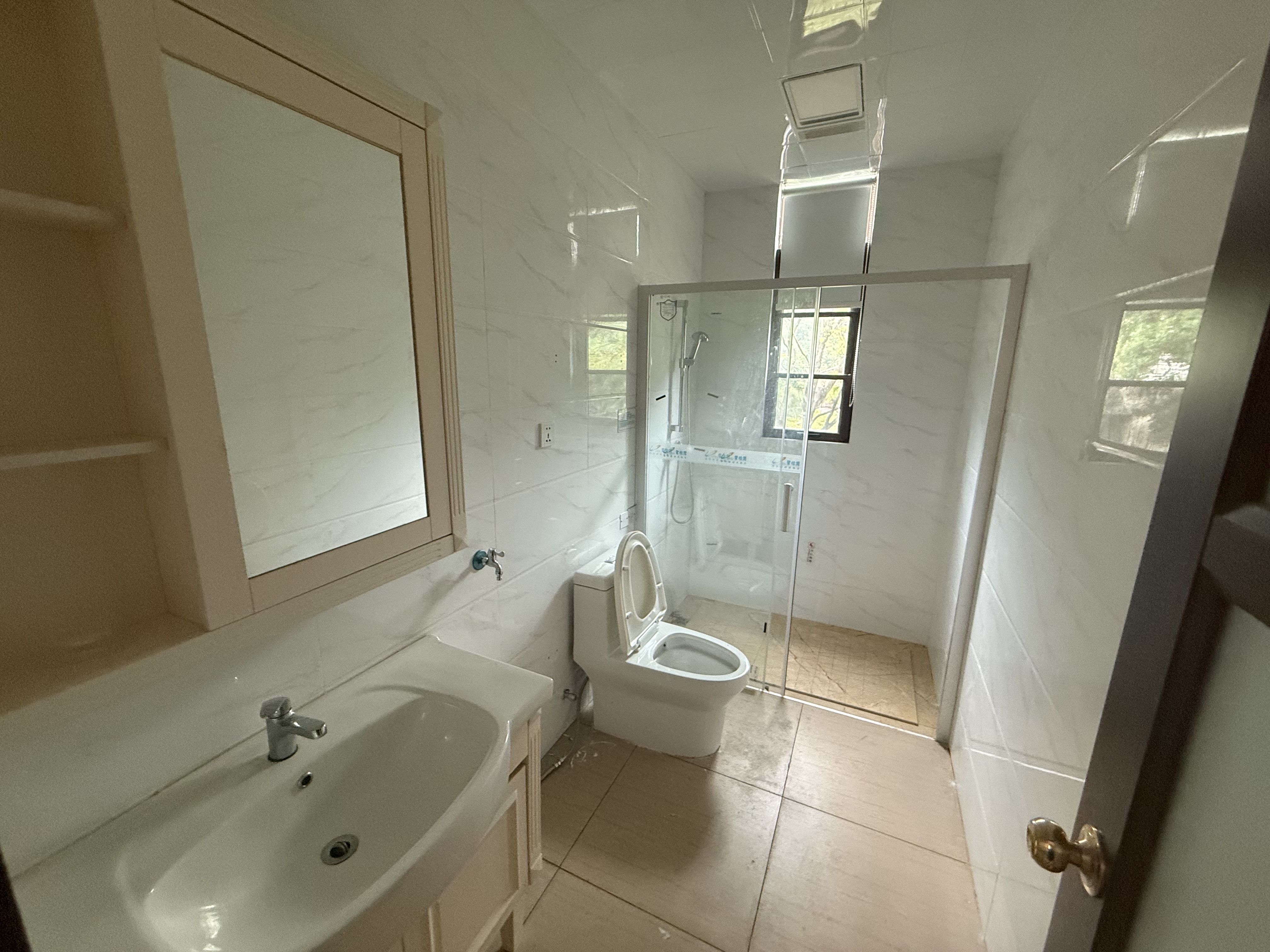 碧桂园  2室2厅2卫    95.8万 碧桂园  2室2厅2卫    95.8万客厅