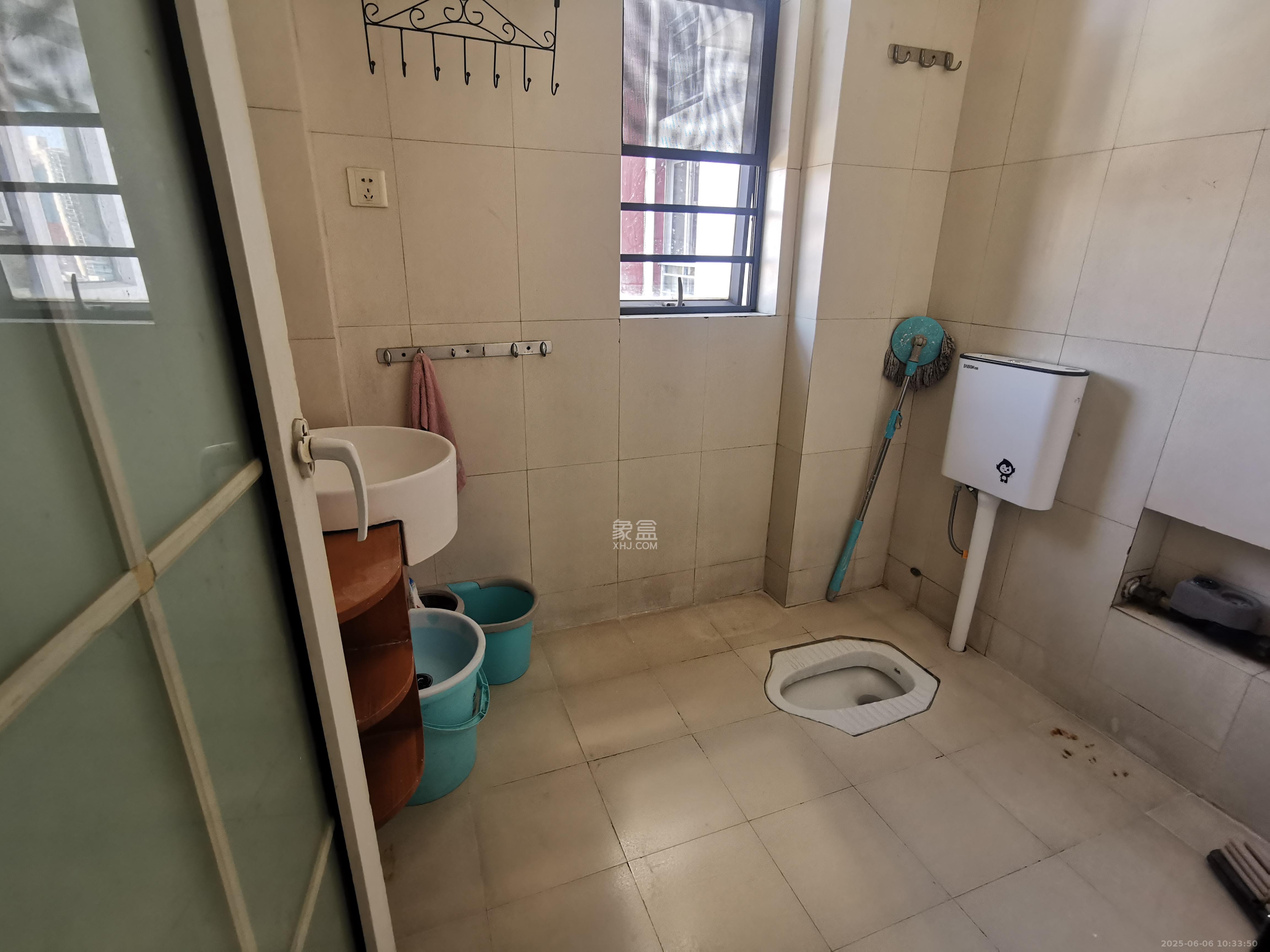 银港水晶城  3室2厅2卫   2600.00元/月室内图