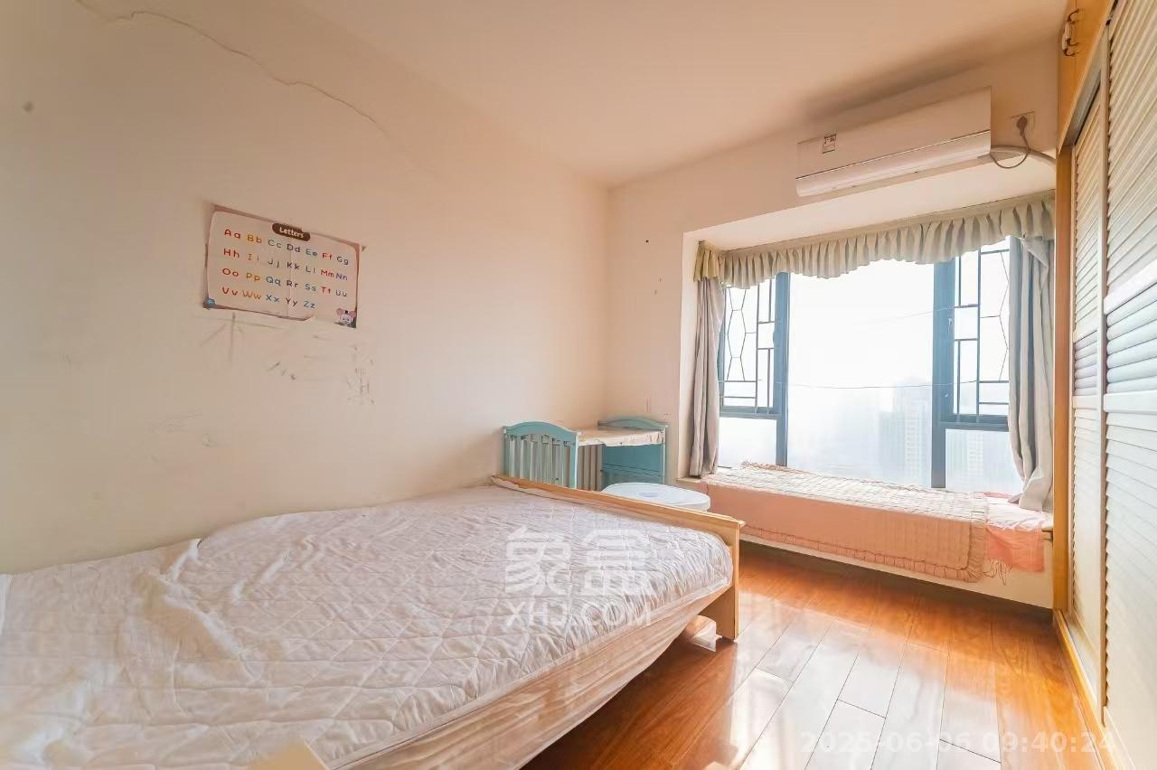 蓝山郡  3室2厅1卫    2000.0元/月室内图