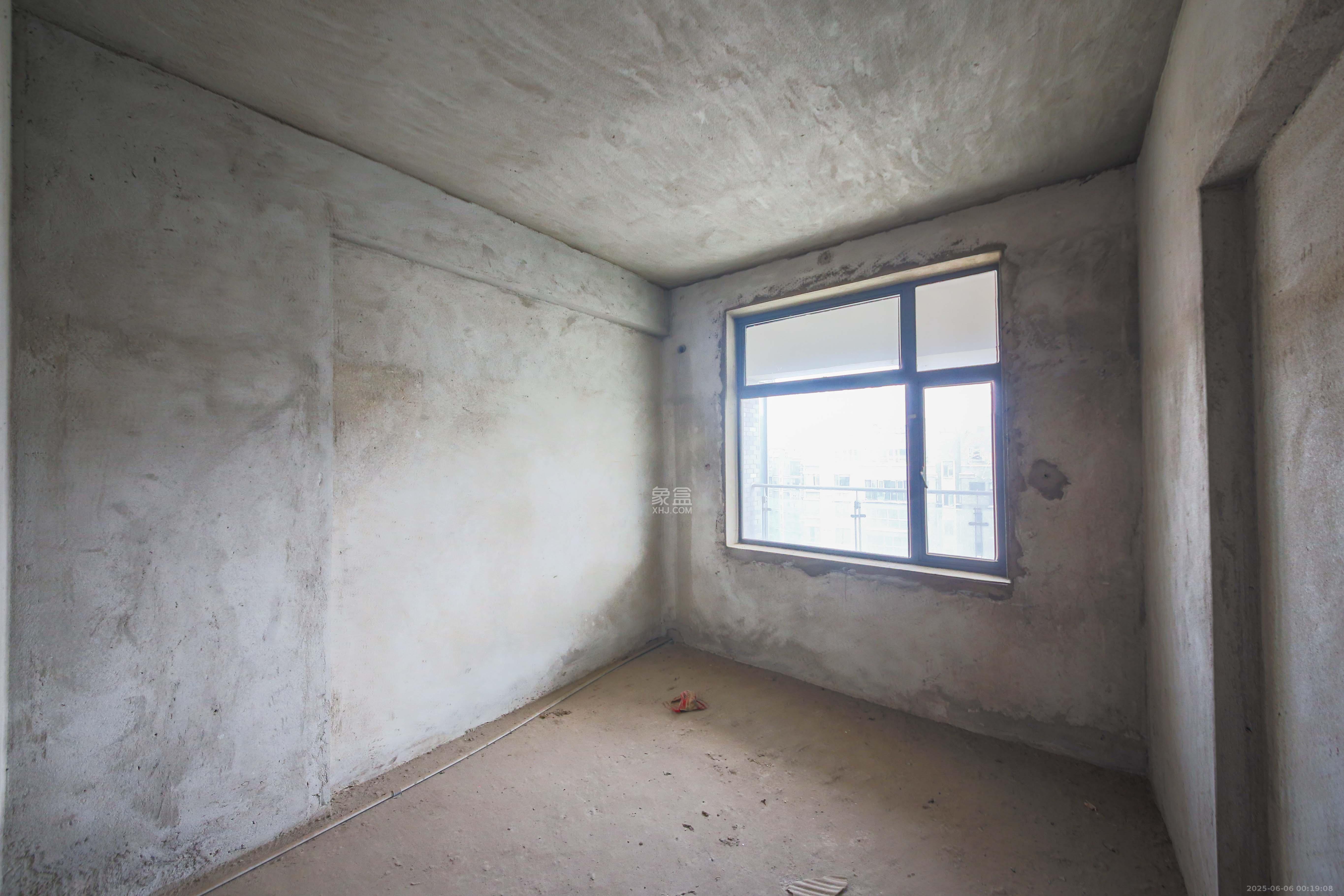 梦网景园 4室2厅2卫 169.8万 梦网景园 4室2厅2卫 169.8万卧室