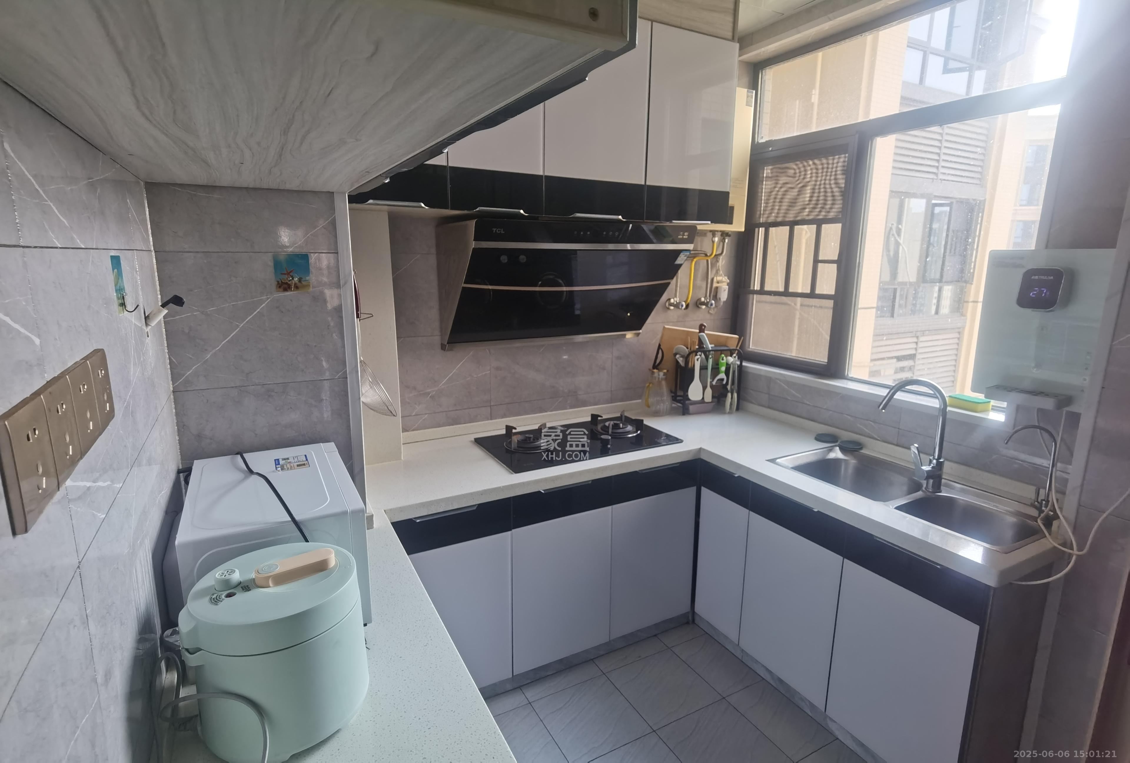 天元御城  3室2厅2卫    1800.0元/月 天元御城  3室2厅2卫    1800.0元/月室内图