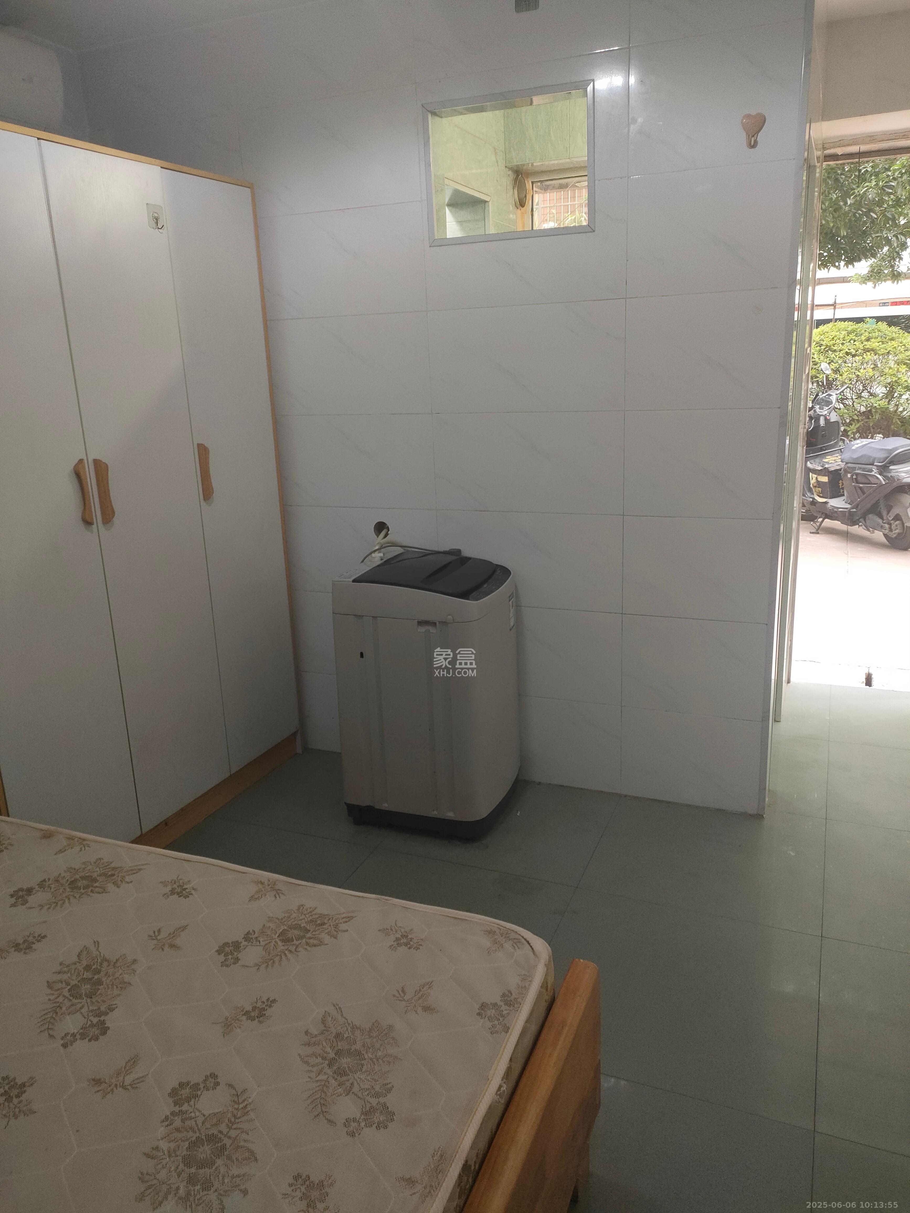 华天望族苑  1室0厅1卫   700.00元/月室内图