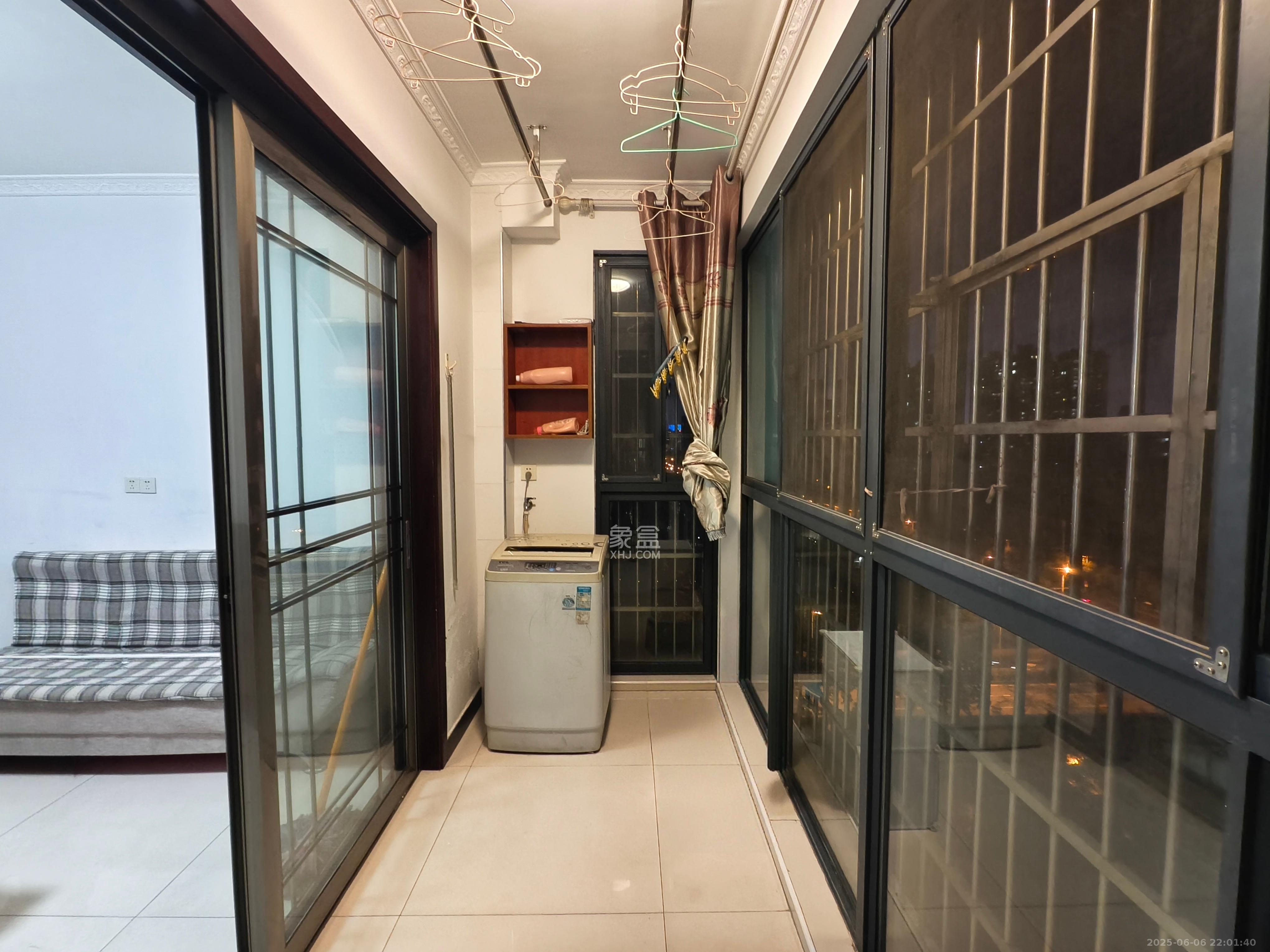 山水新城 2室2厅1卫 2000.0元/月 山水新城 2室2厅1卫 2000.0元/月室内图