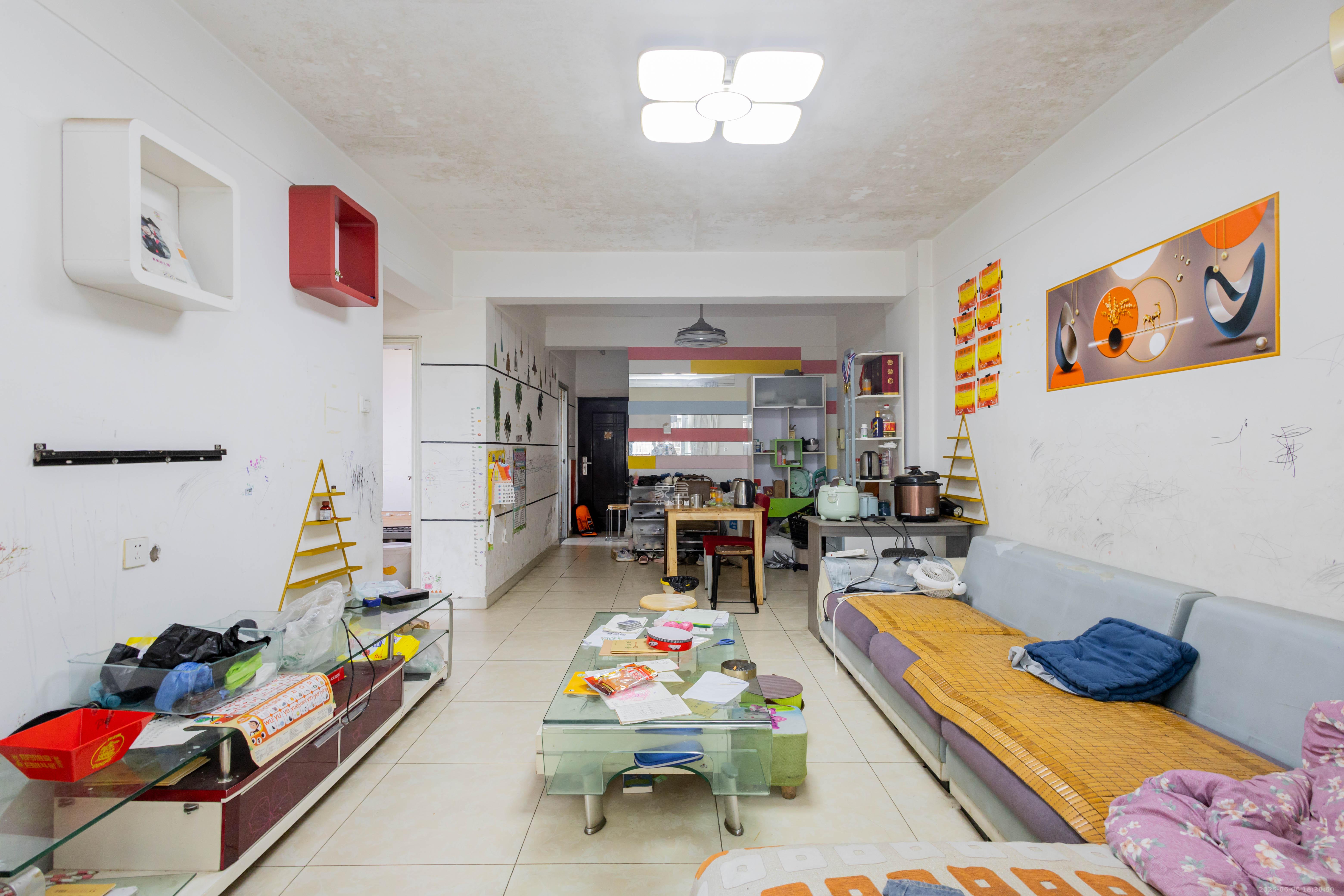 未来蜂巢 2室2厅1卫 36.8万 未来蜂巢 2室2厅1卫 36.8万客厅