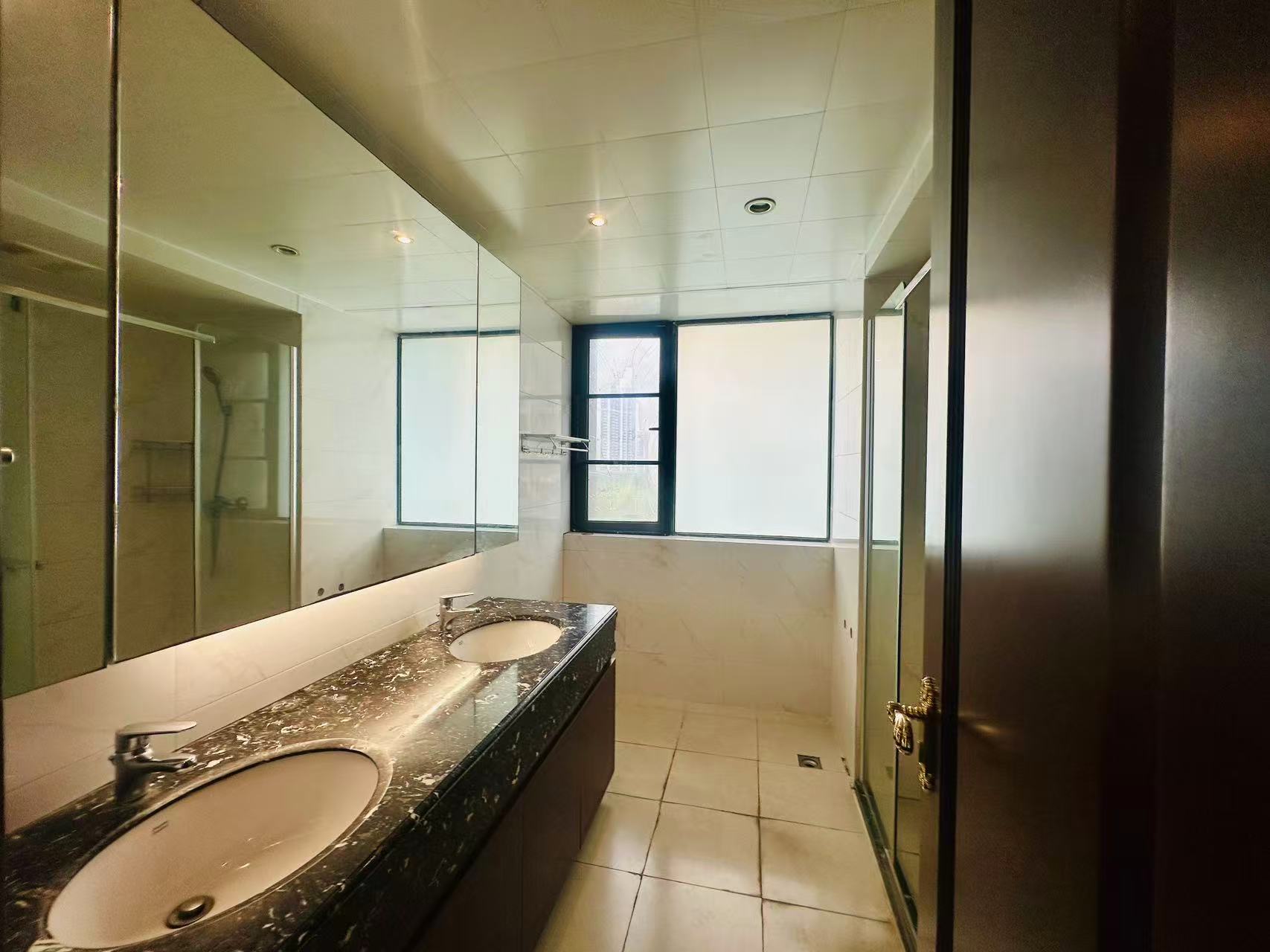 恒大美丽沙天寰湾 2室2厅2卫 245.0万 恒大美丽沙天寰湾 2室2厅2卫 245.0万室内图