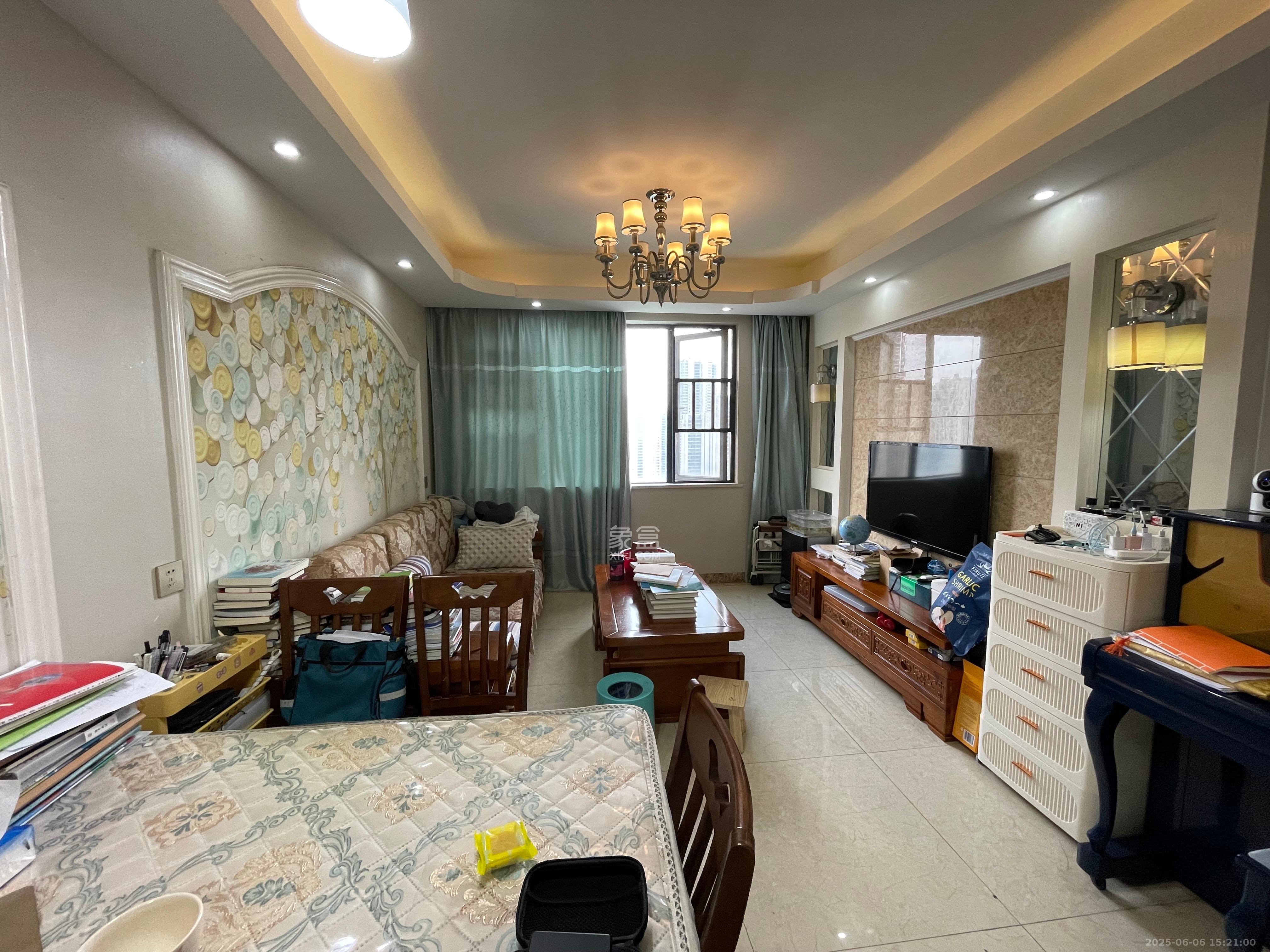中国铁建梅溪青秀一期  2室2厅1卫   2400.00元/月室内图1